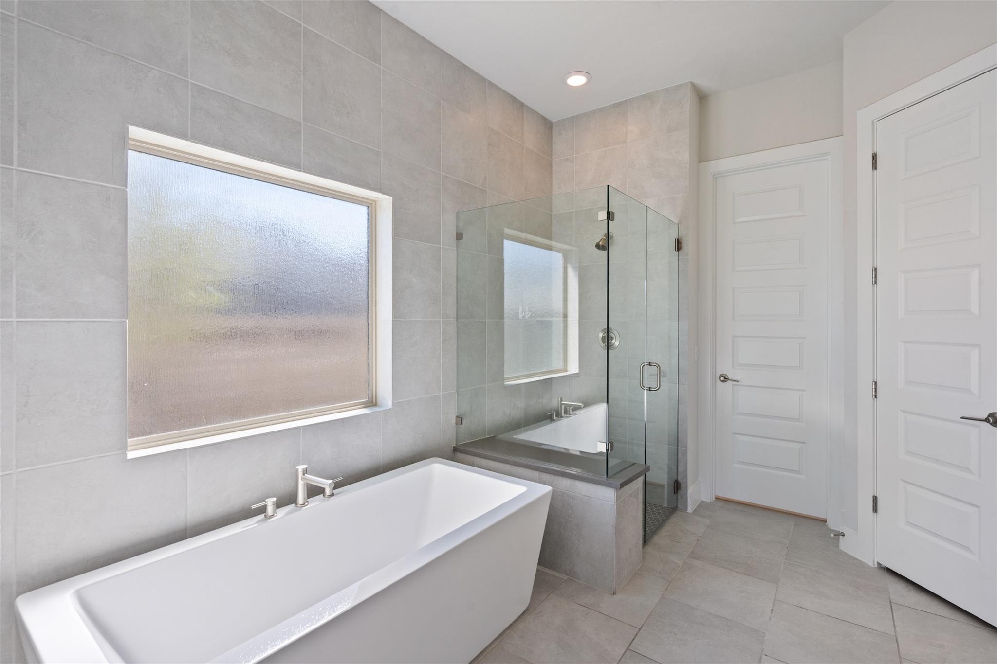 9820 Grapevine Leaf DR