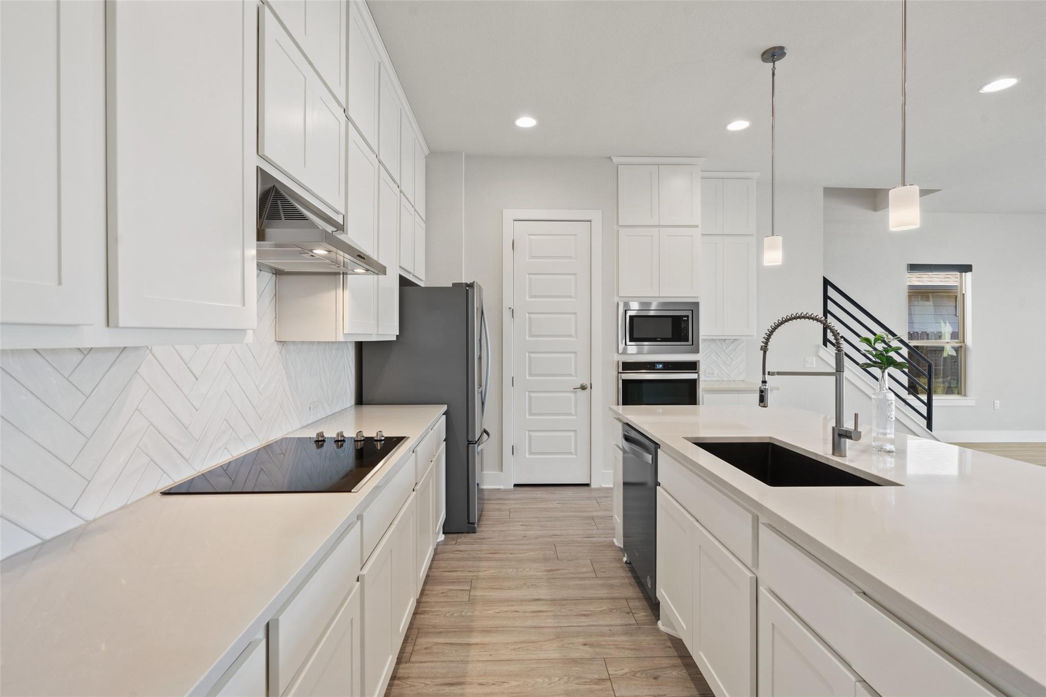 9820 Grapevine Leaf DR