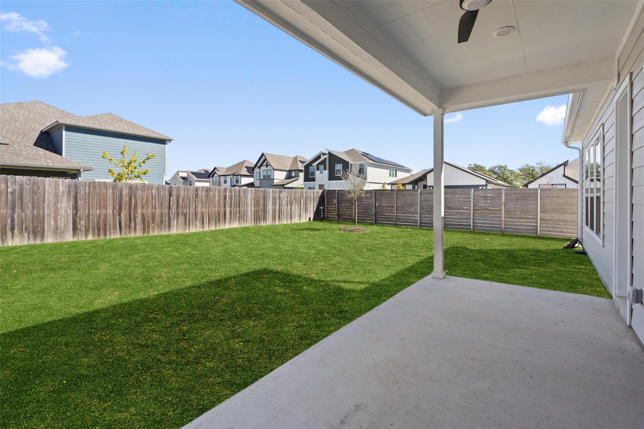 9820 Grapevine Leaf DR