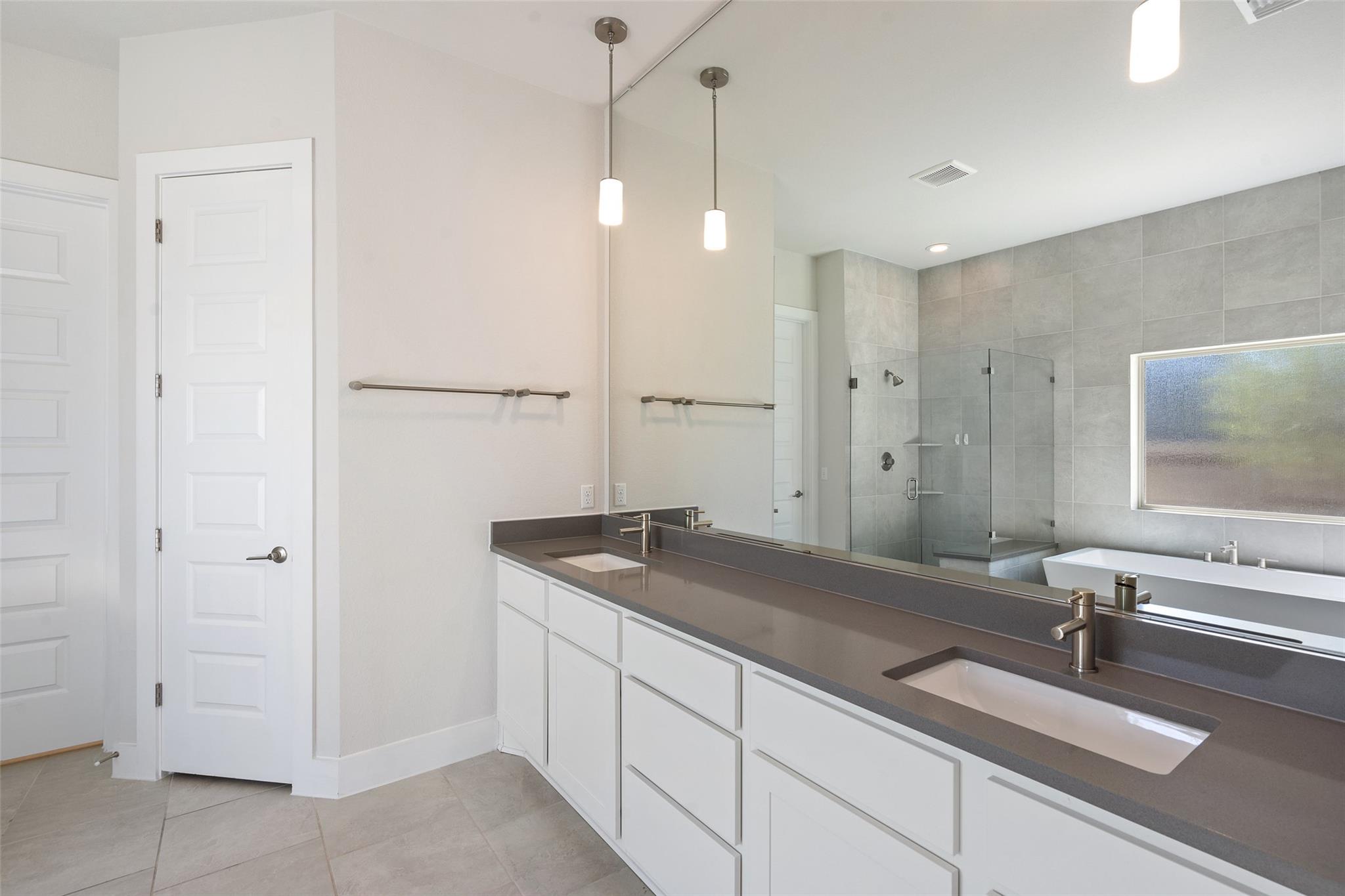 9820 Grapevine Leaf DR