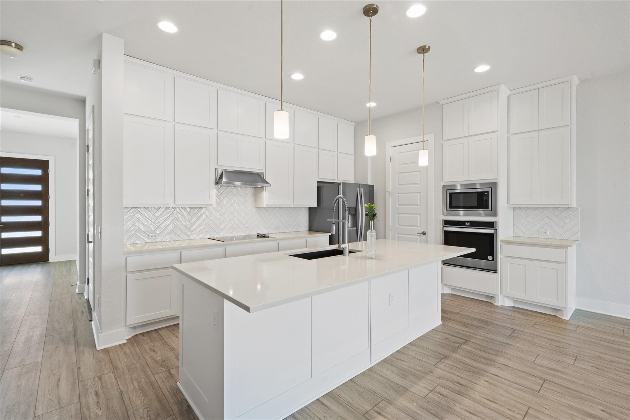 9820 Grapevine Leaf DR