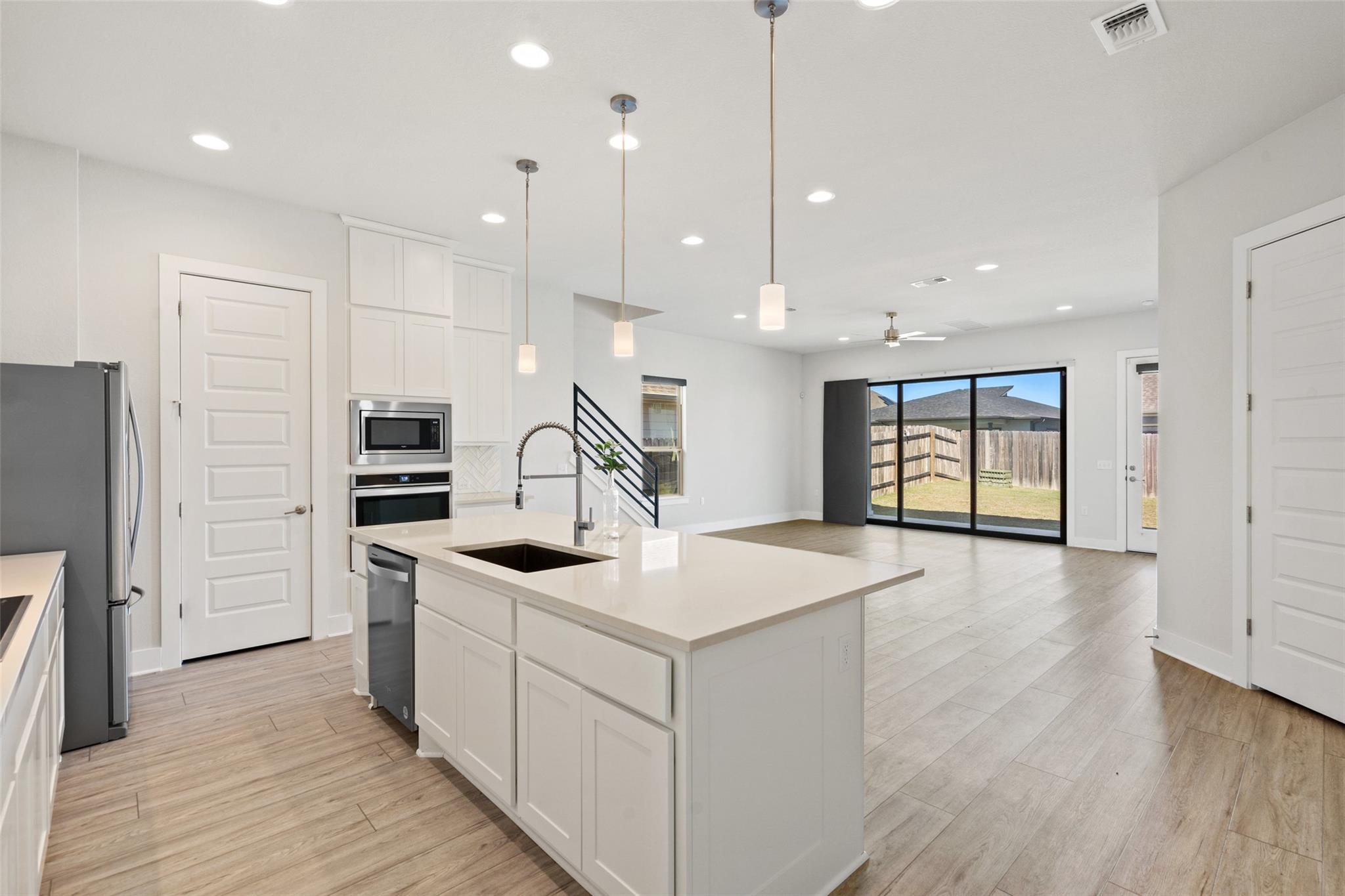 9820 Grapevine Leaf DR