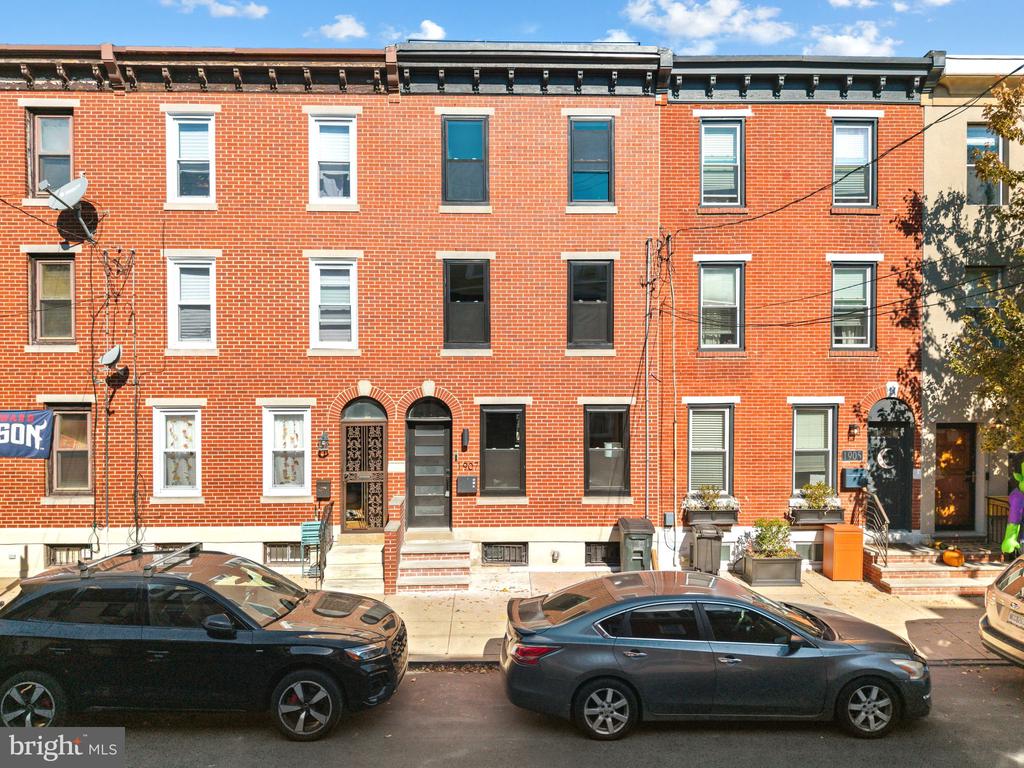 1907 CARPENTER STREET