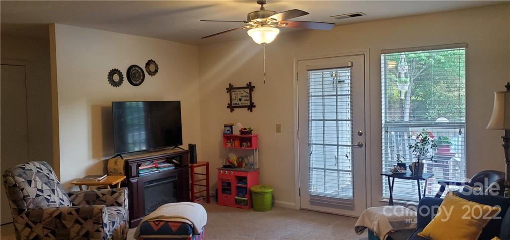 14 Hamiltons Bay Court Unit: 504