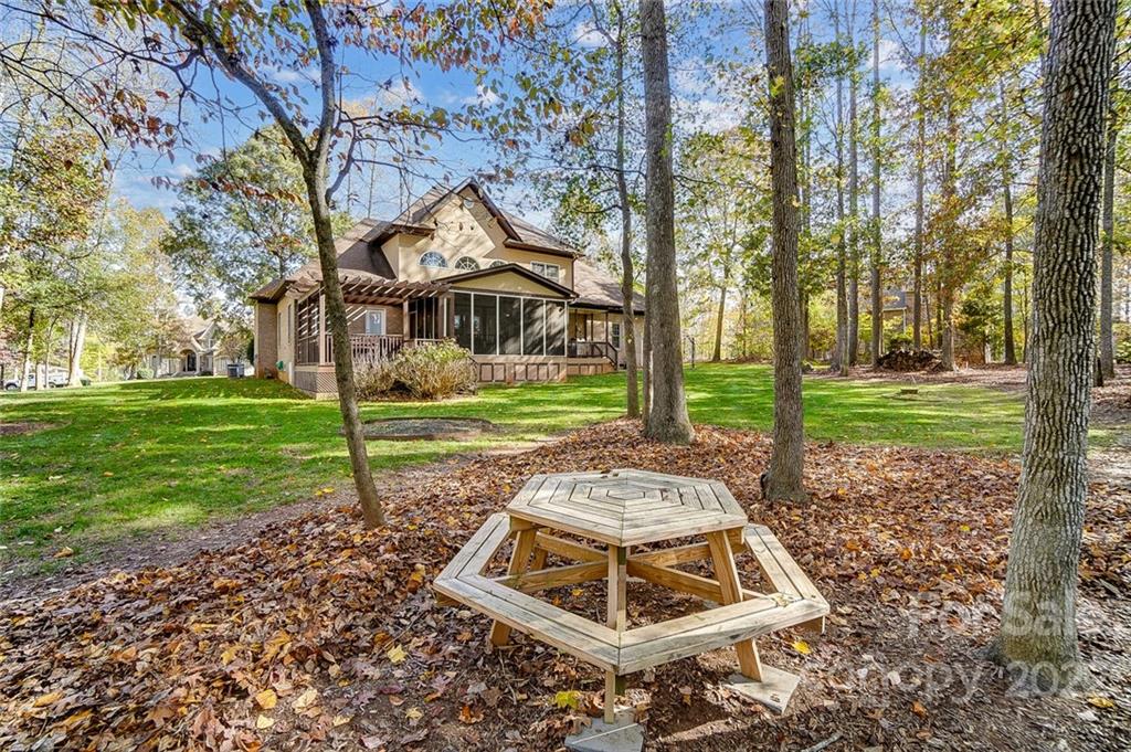 715 Cooks Cove Ridge