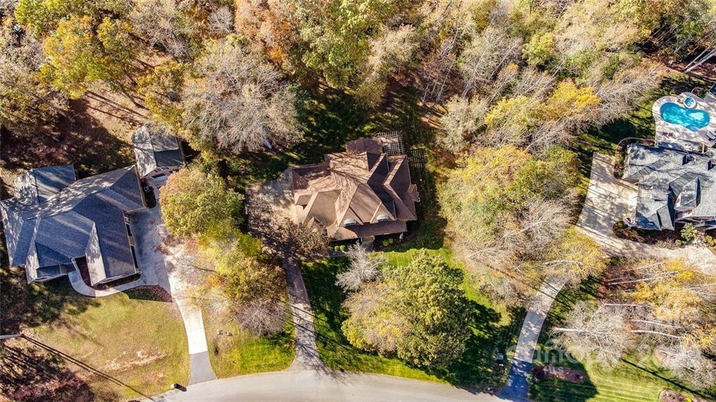715 Cooks Cove Ridge