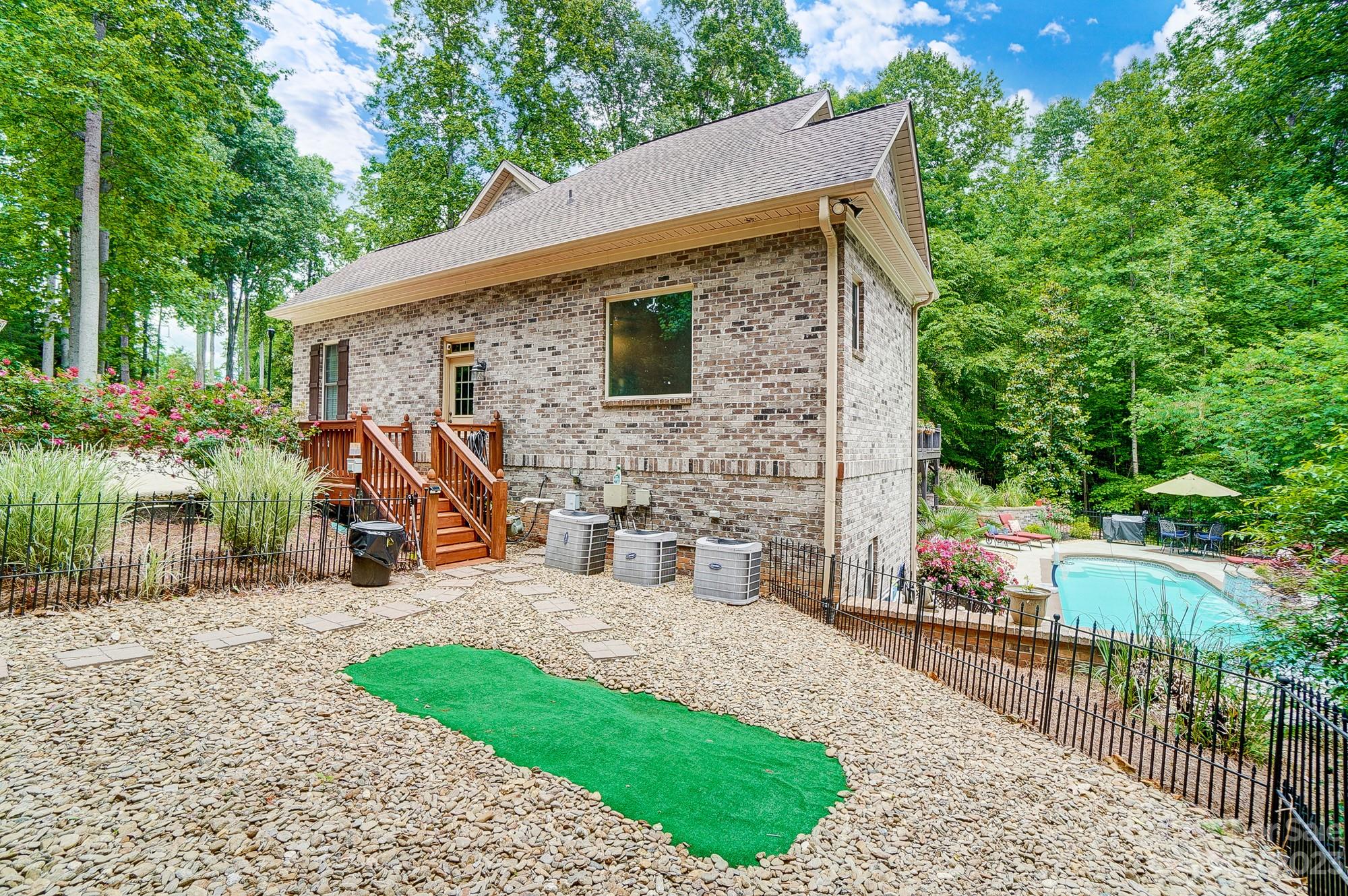 325 Swift Creek Cove