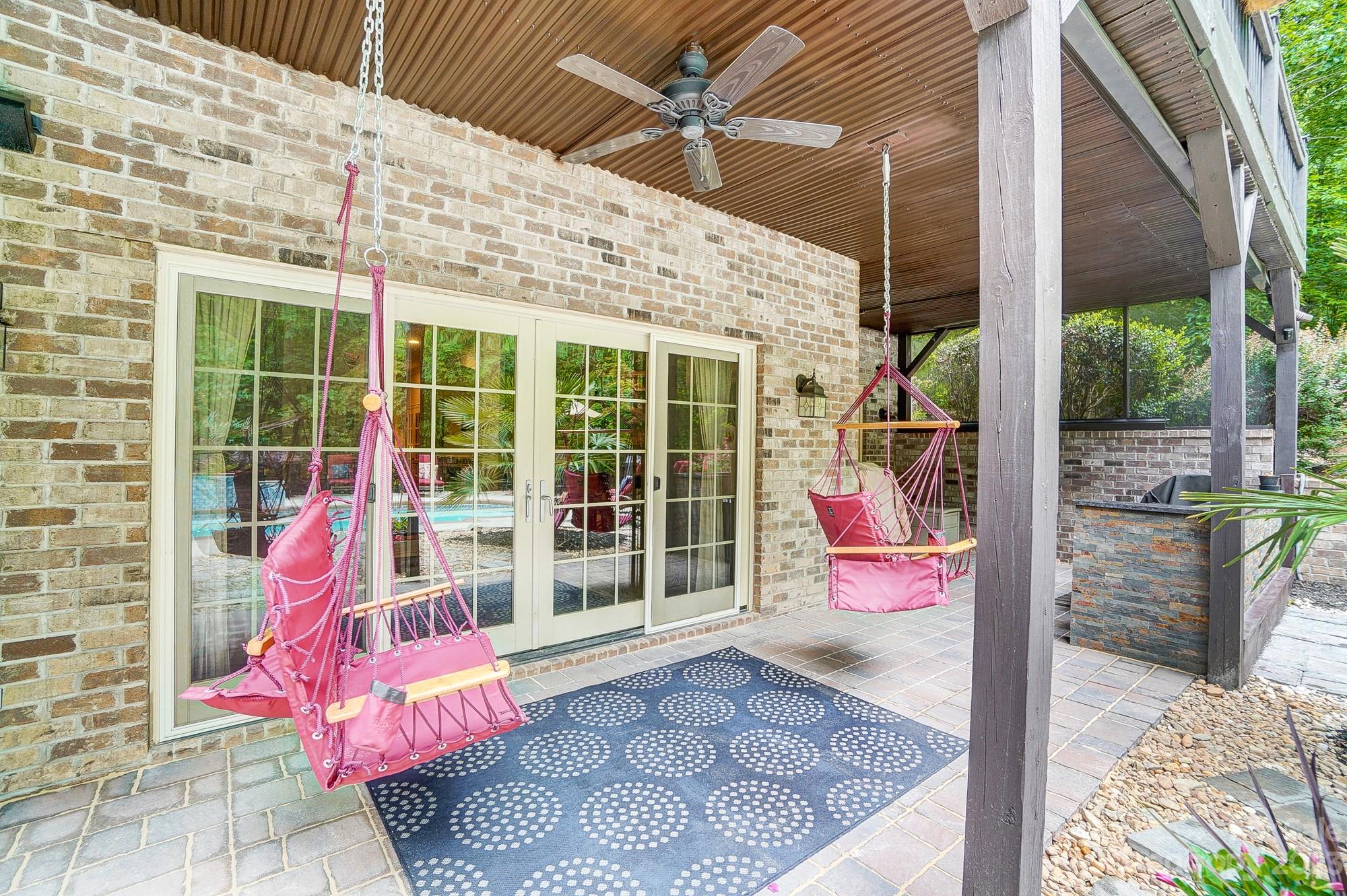 325 Swift Creek Cove