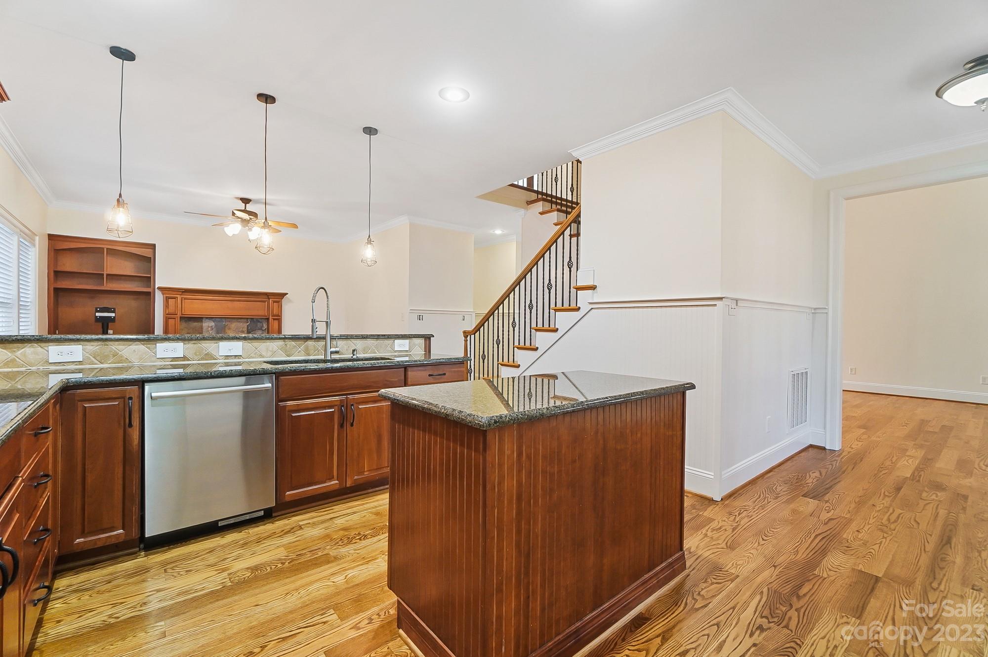 1914 Notchwood Court