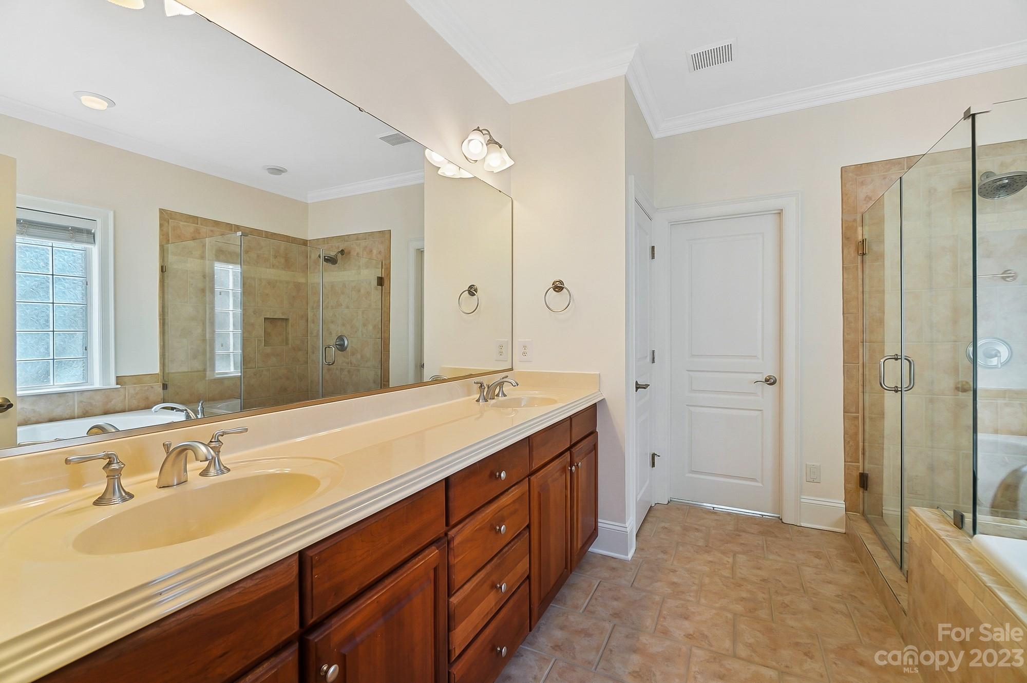 1914 Notchwood Court