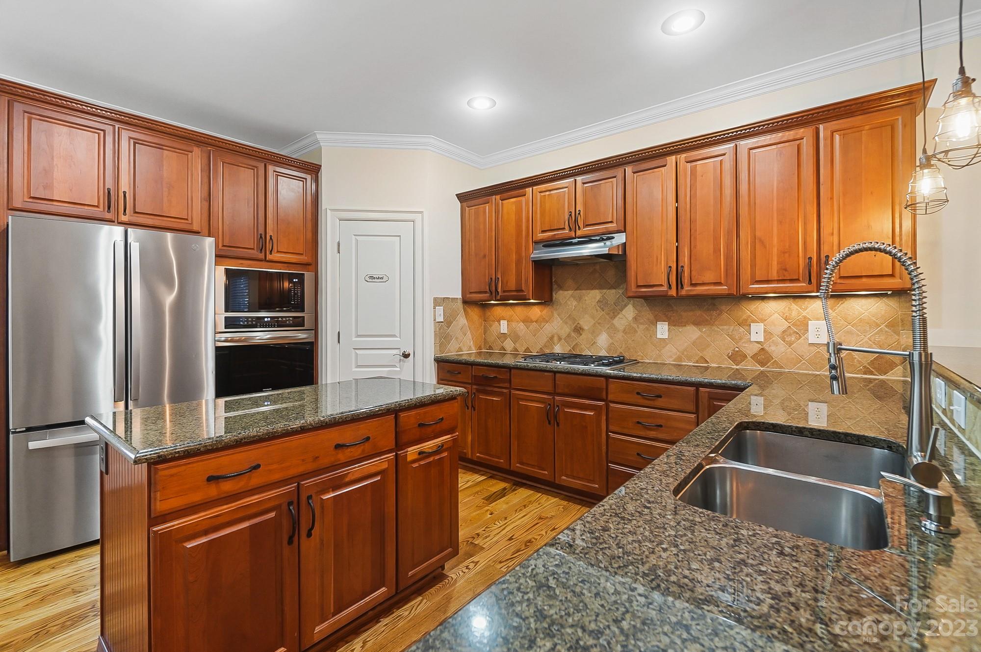 1914 Notchwood Court
