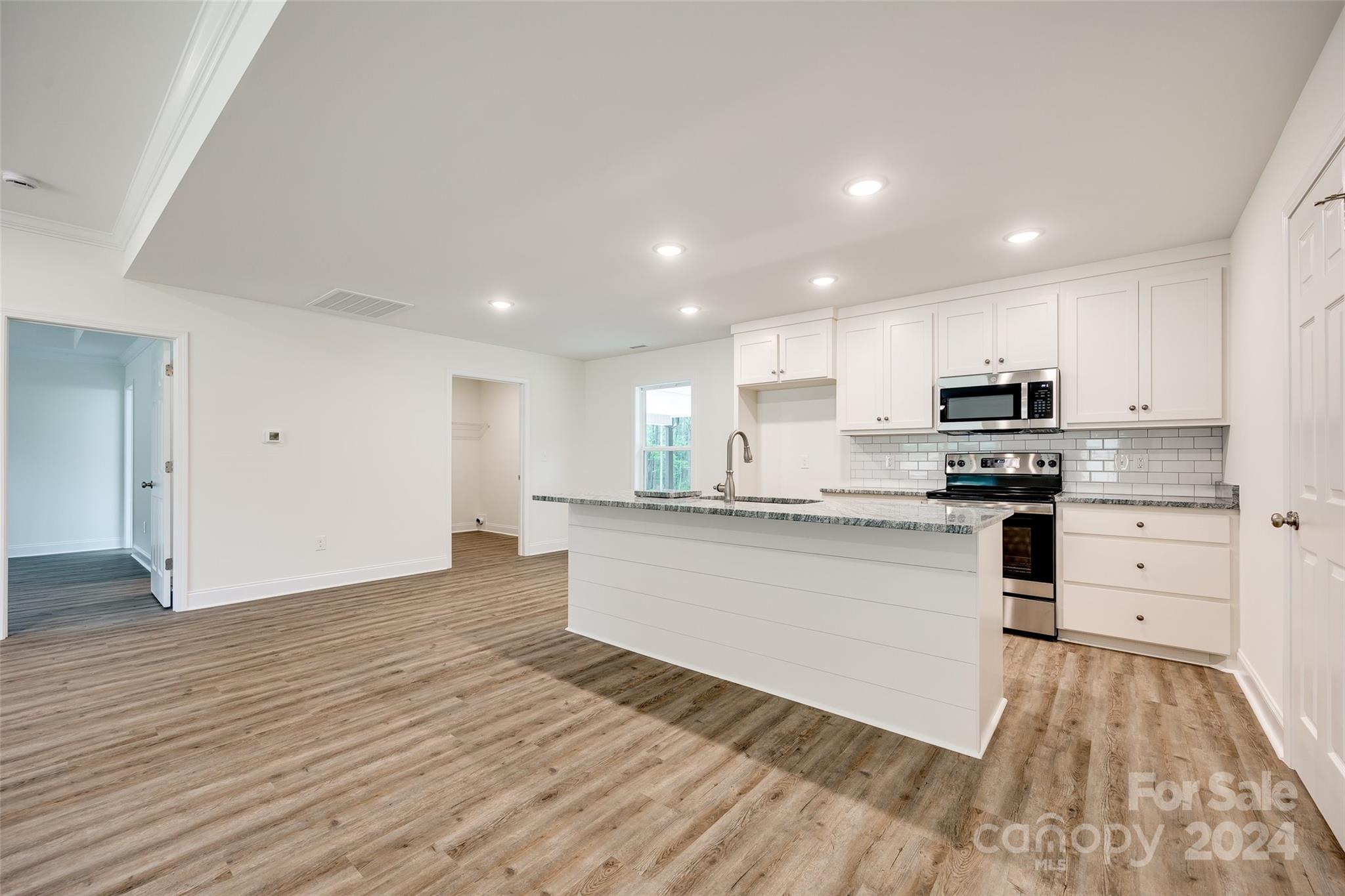 2215 Charlotte Highway