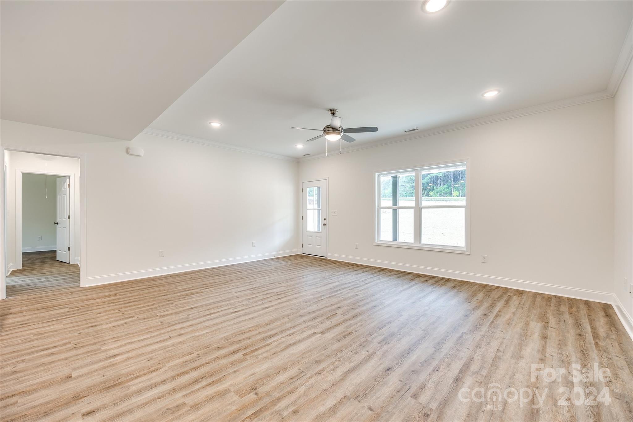 2215 Charlotte Highway
