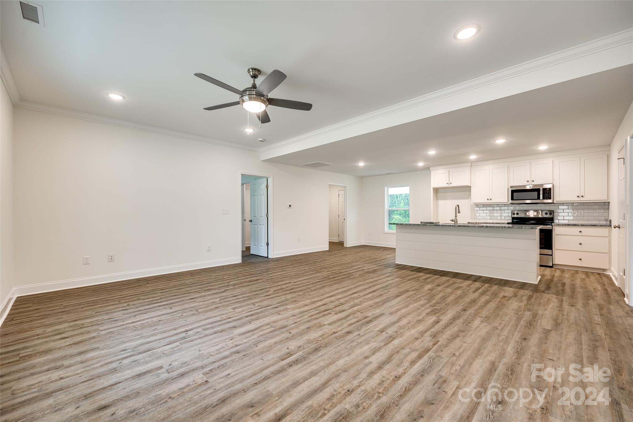 2215 Charlotte Highway