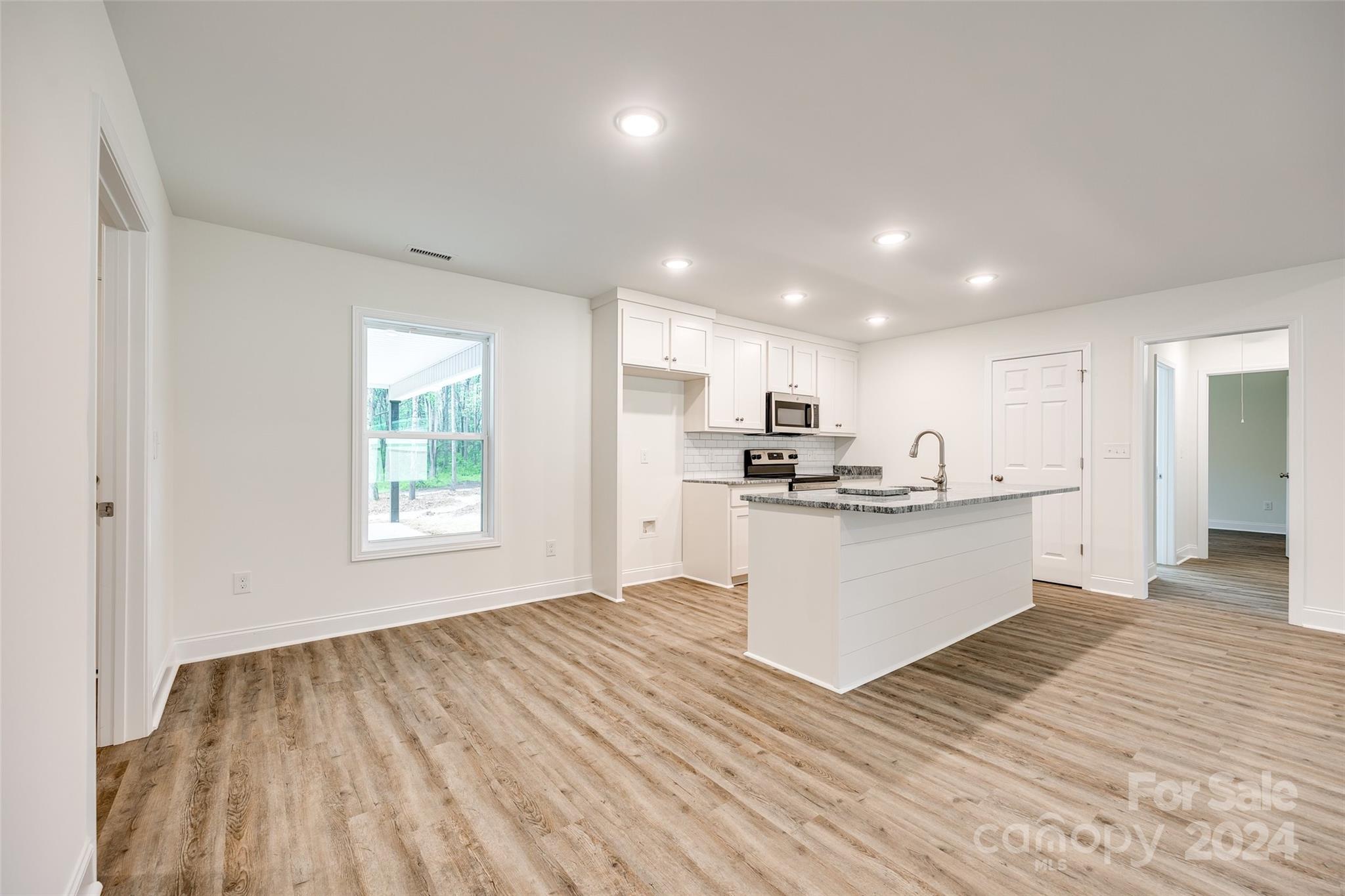 2215 Charlotte Highway