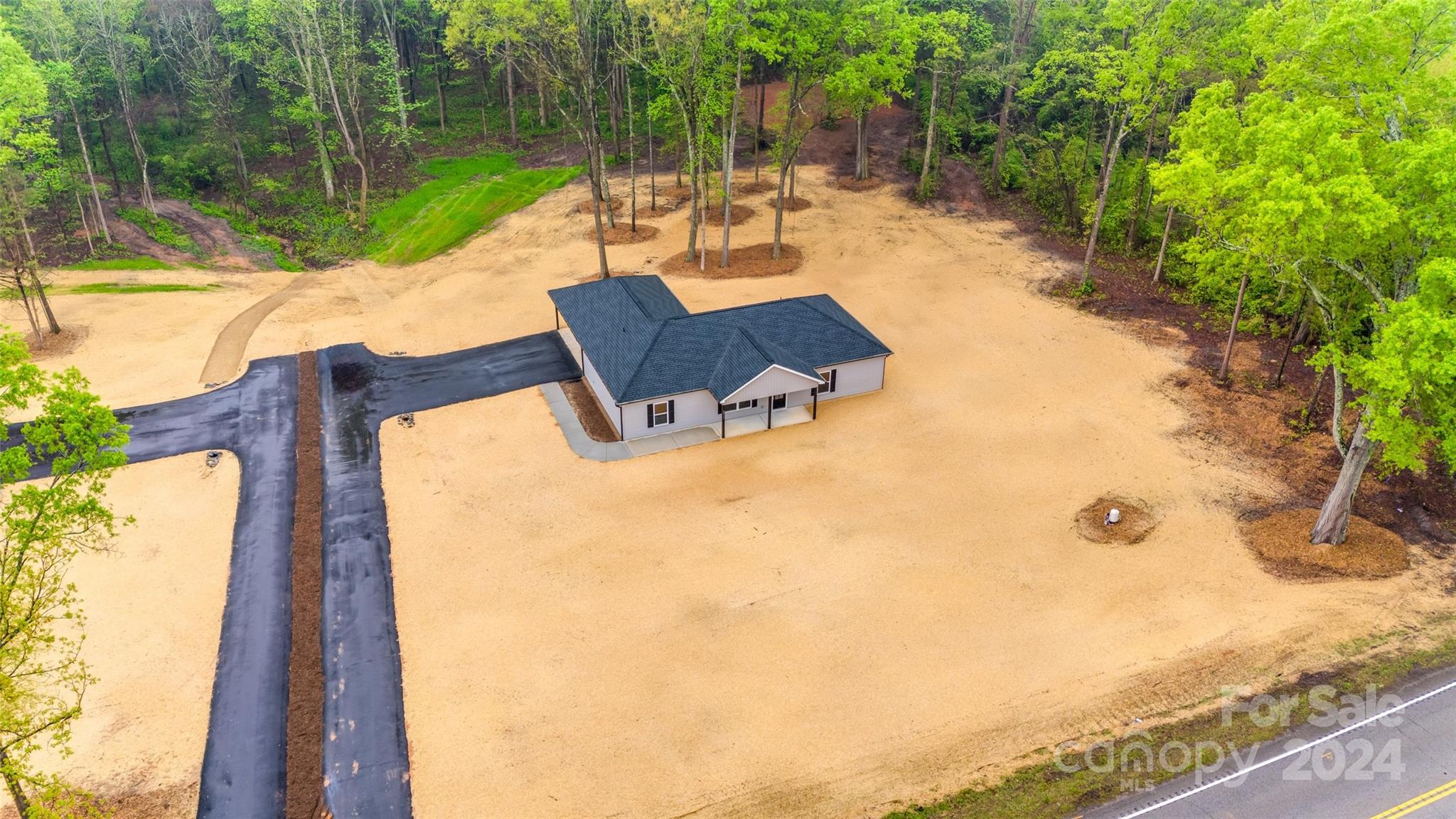 2215 Charlotte Highway