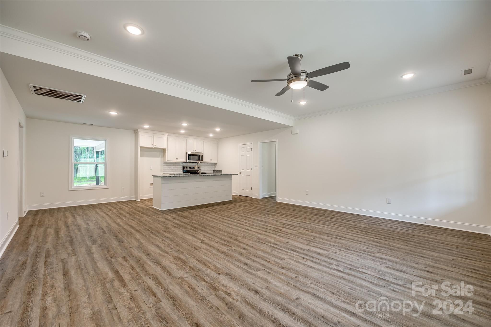 2215 Charlotte Highway