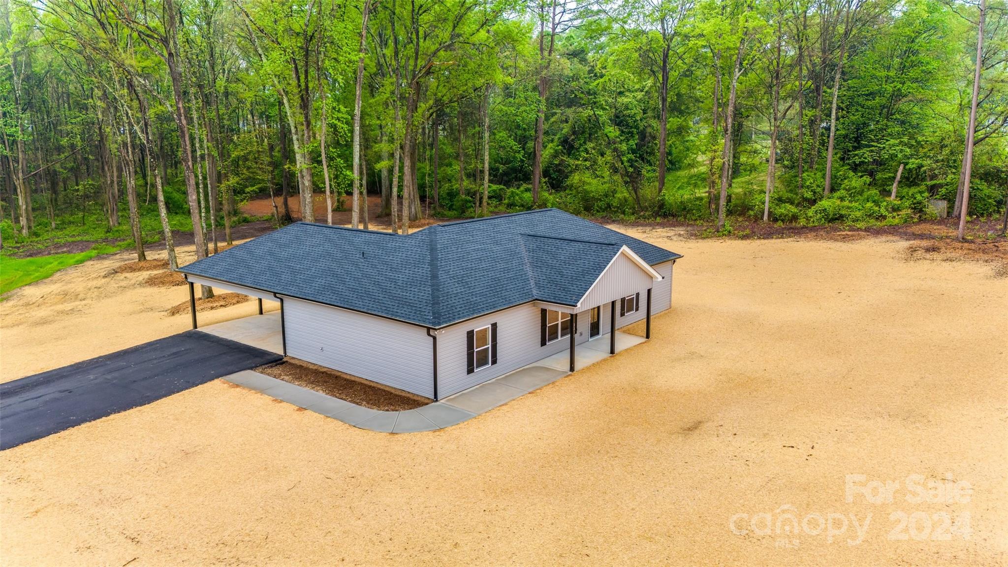 2215 Charlotte Highway