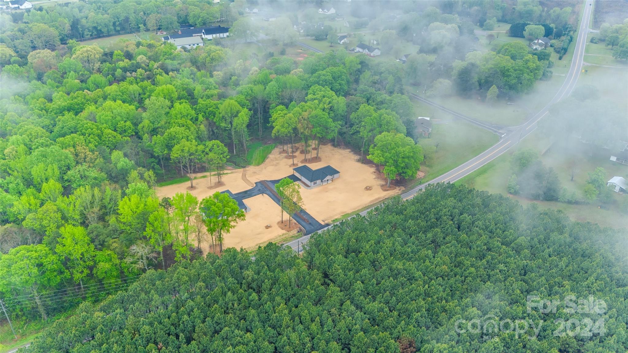 2215 Charlotte Highway