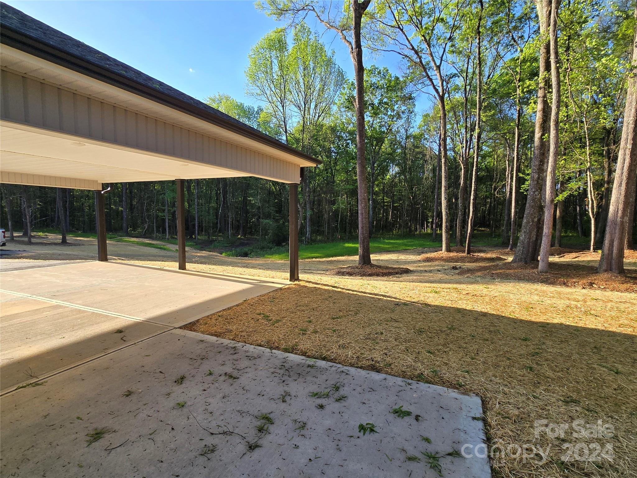 2215 Charlotte Highway
