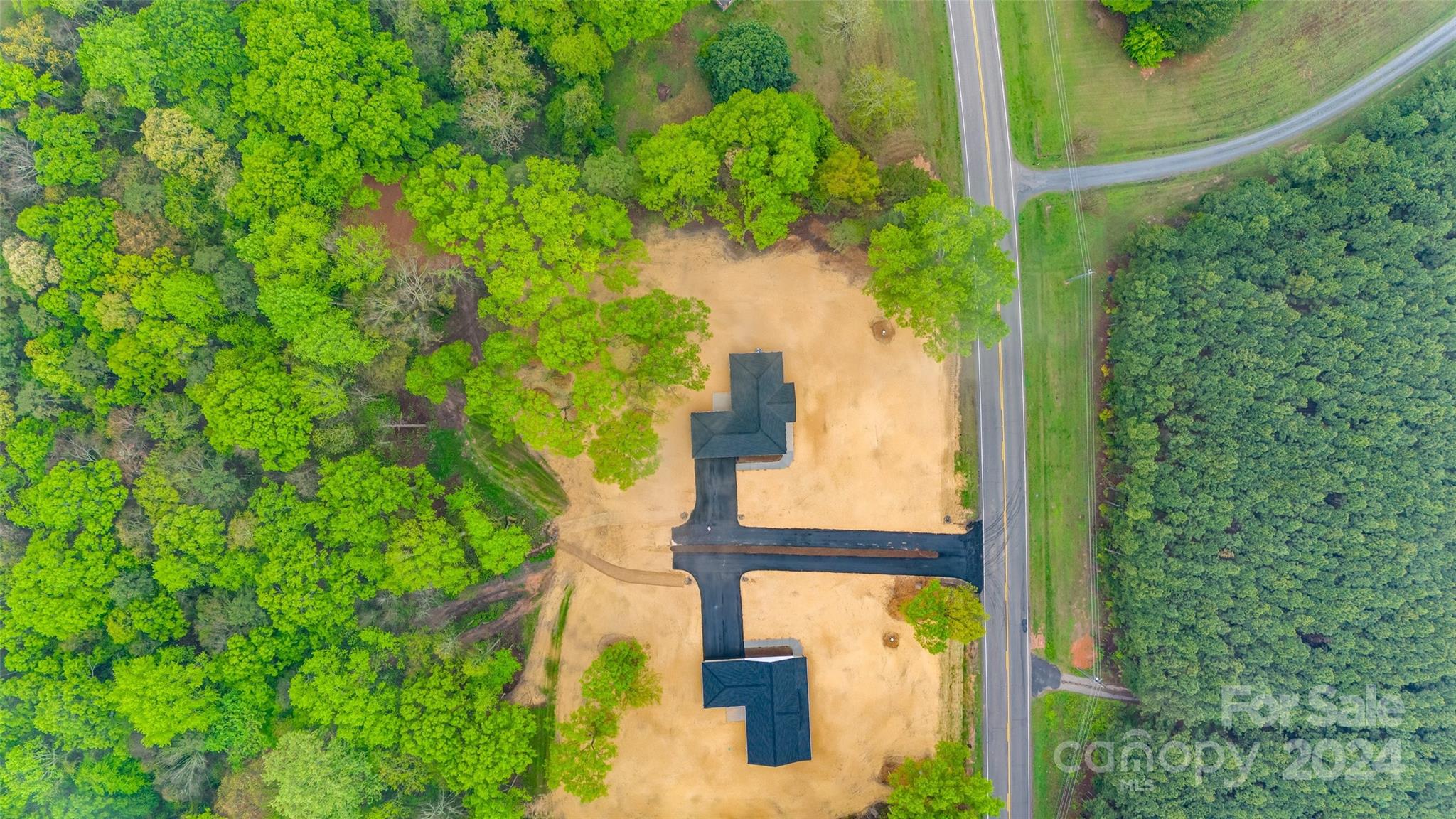 2215 Charlotte Highway