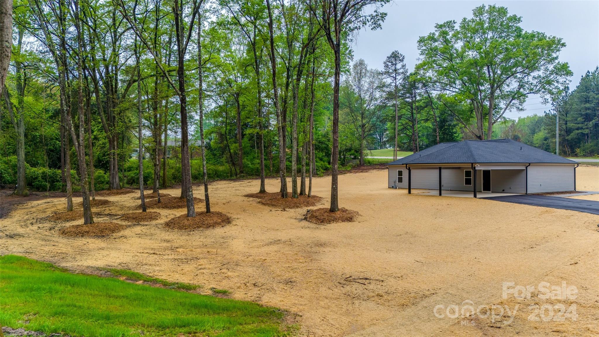2215 Charlotte Highway