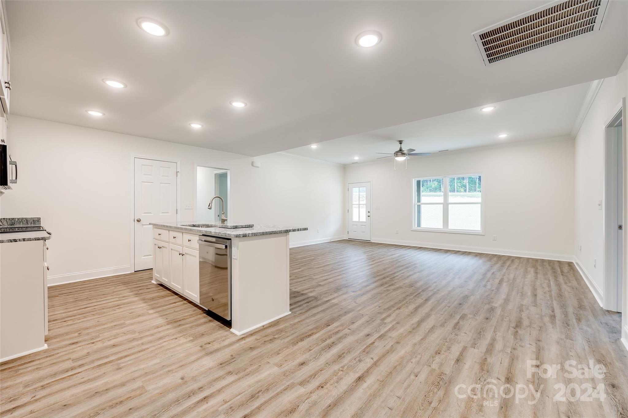 2215 Charlotte Highway