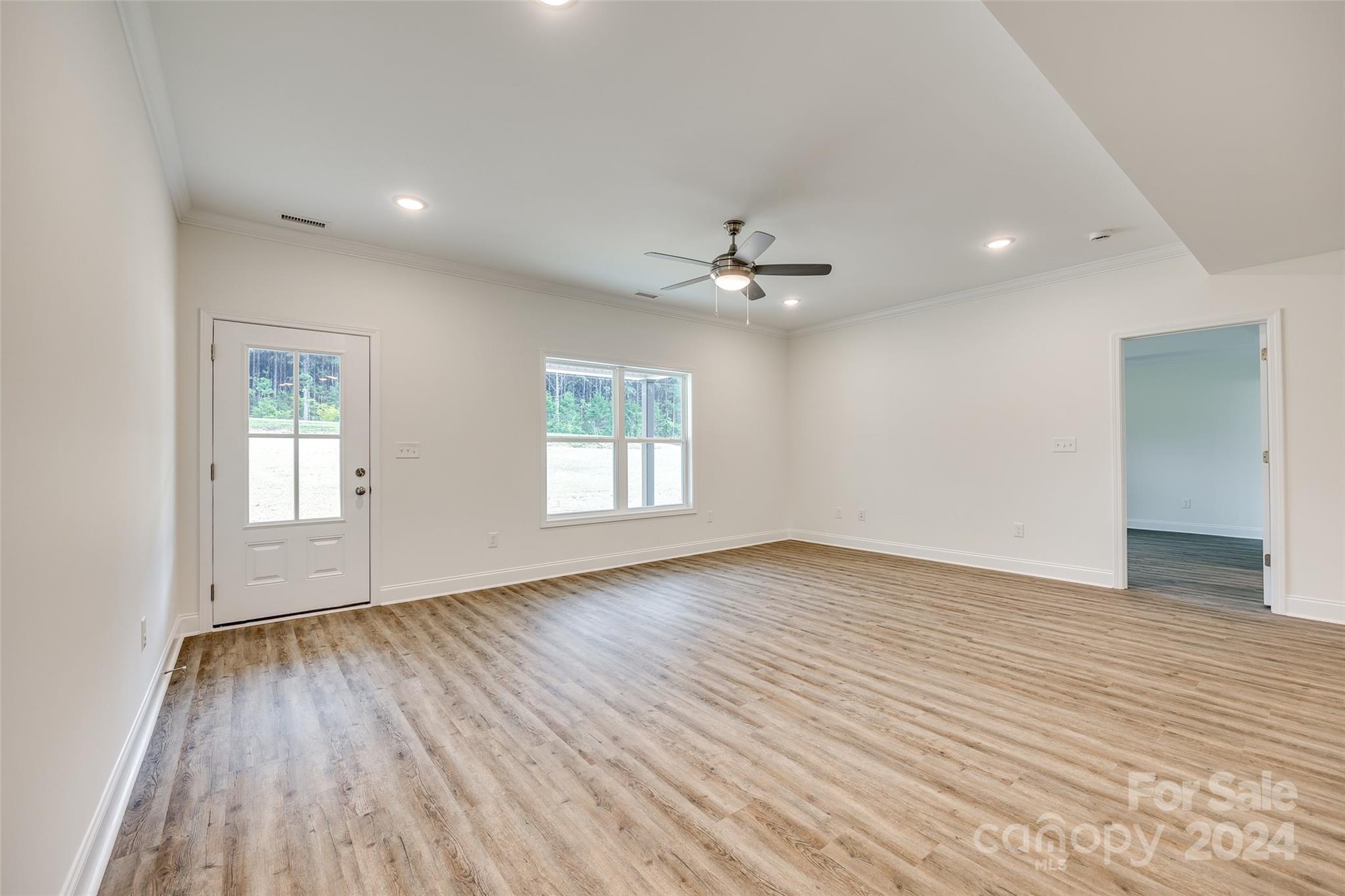 2215 Charlotte Highway