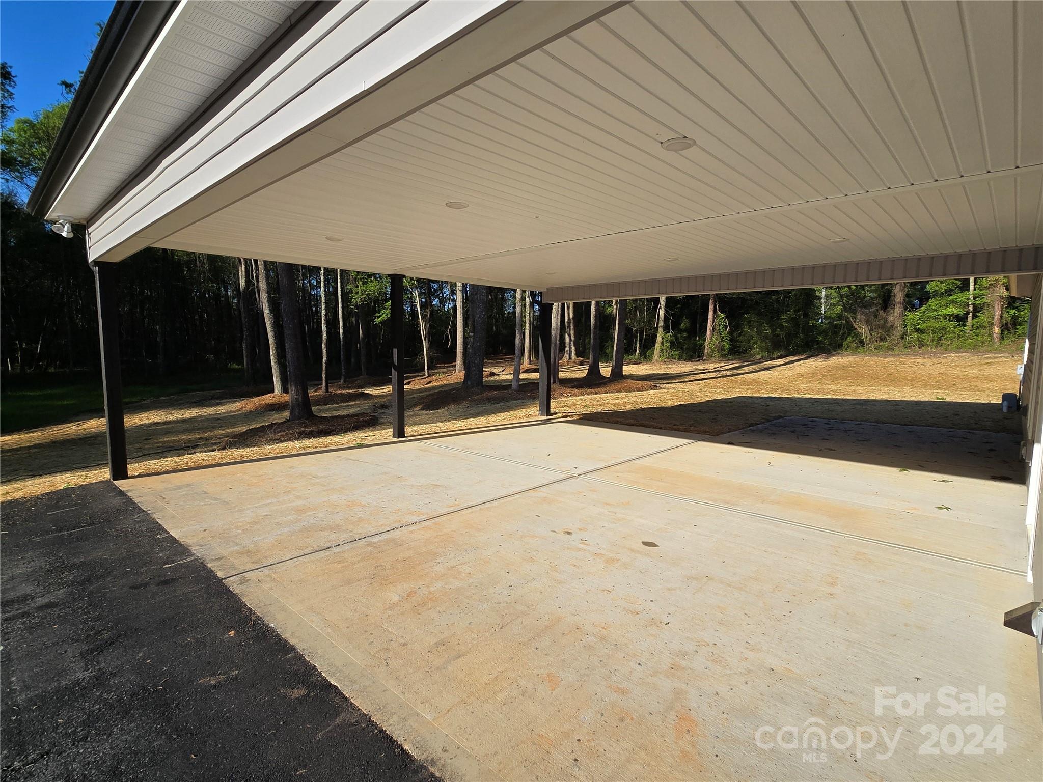 2215 Charlotte Highway