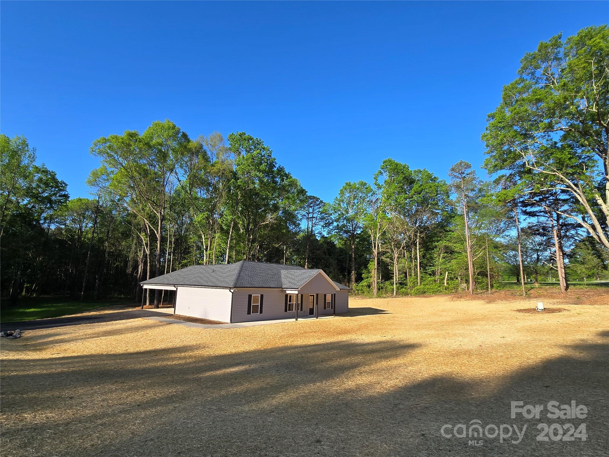 2215 Charlotte Highway