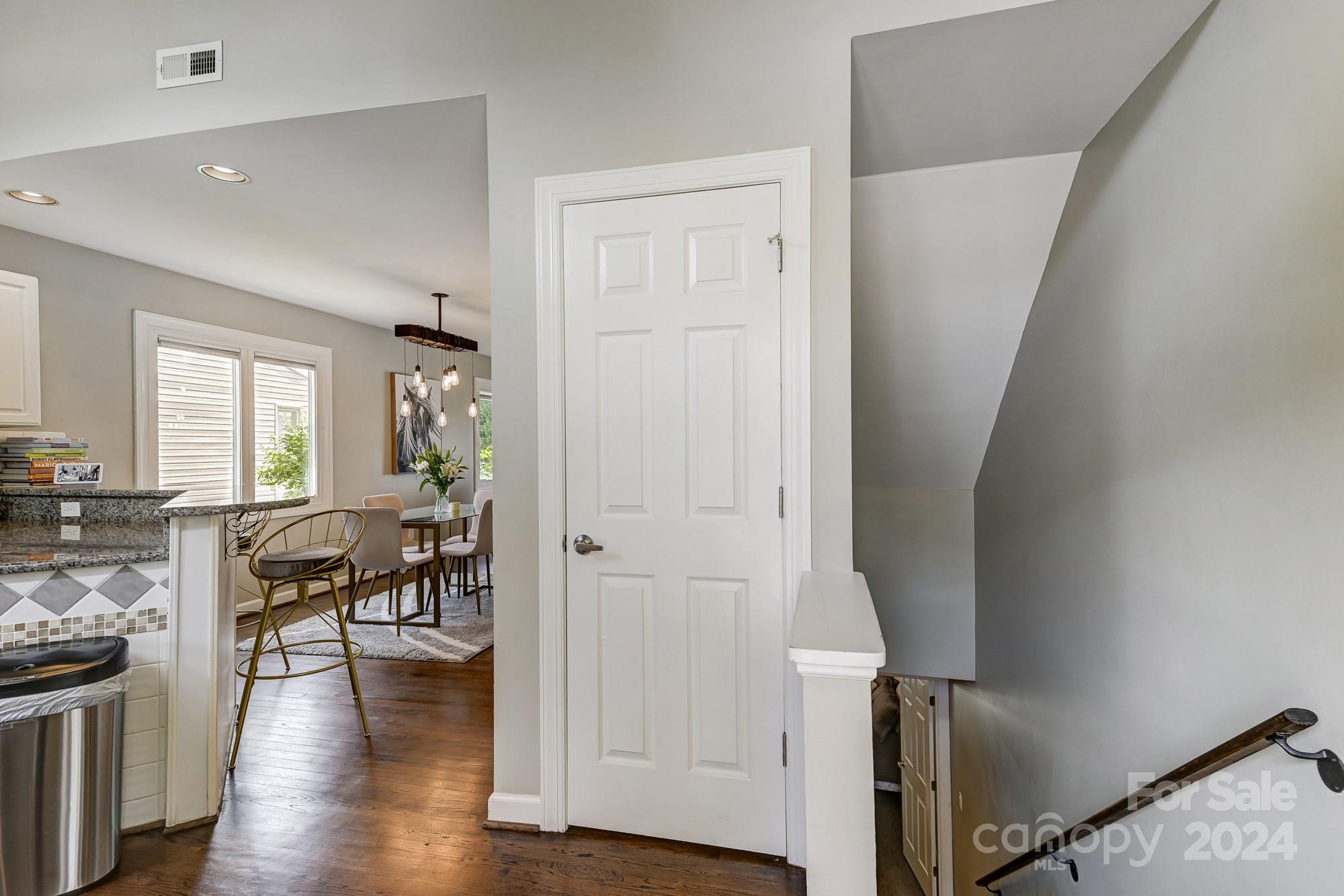 14025 Queens Harbor Road