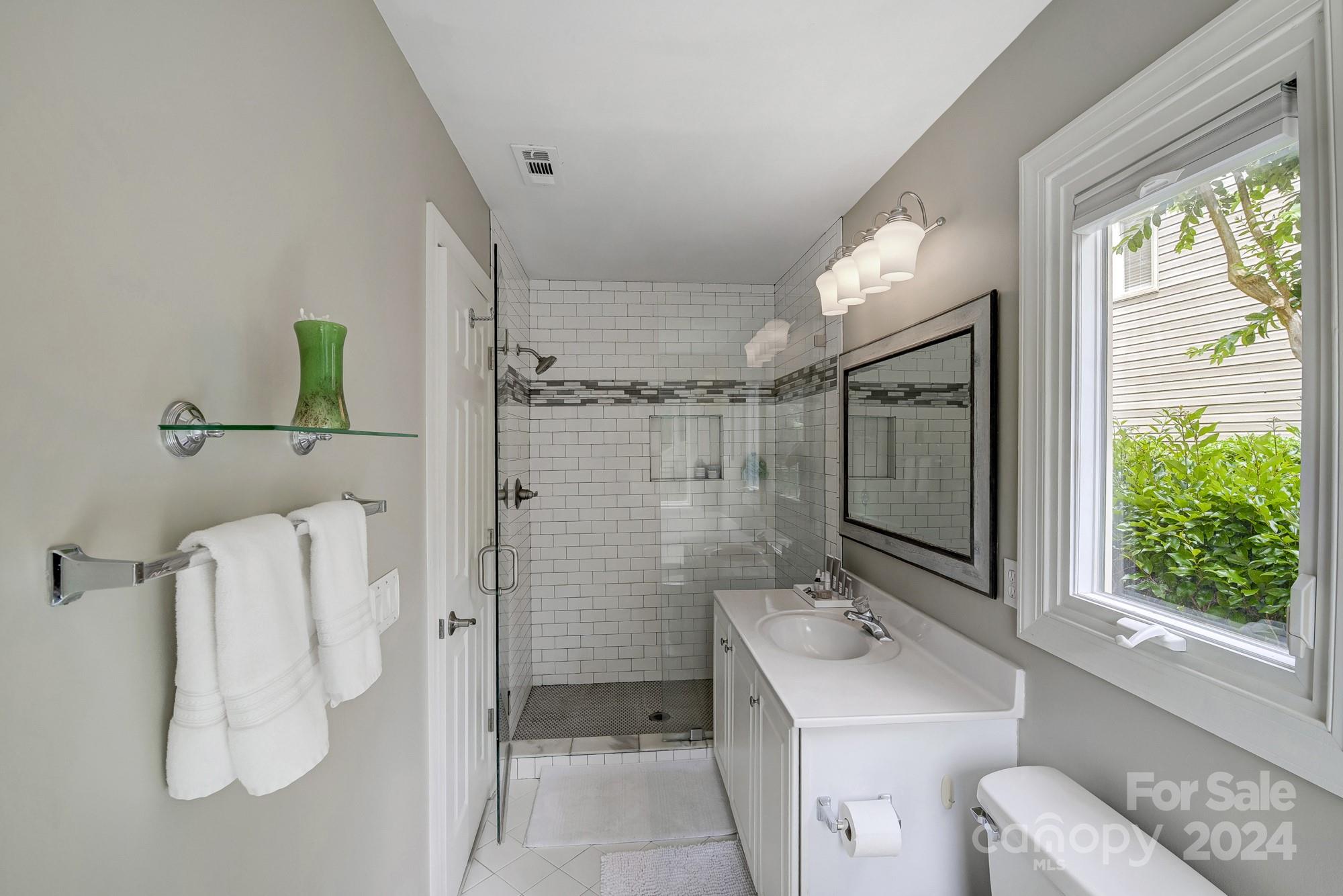 14025 Queens Harbor Road