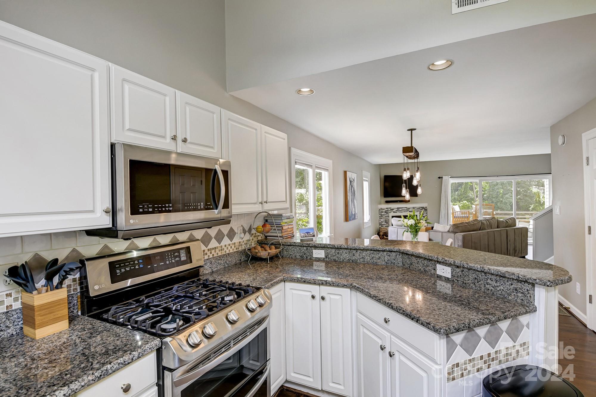 14025 Queens Harbor Road