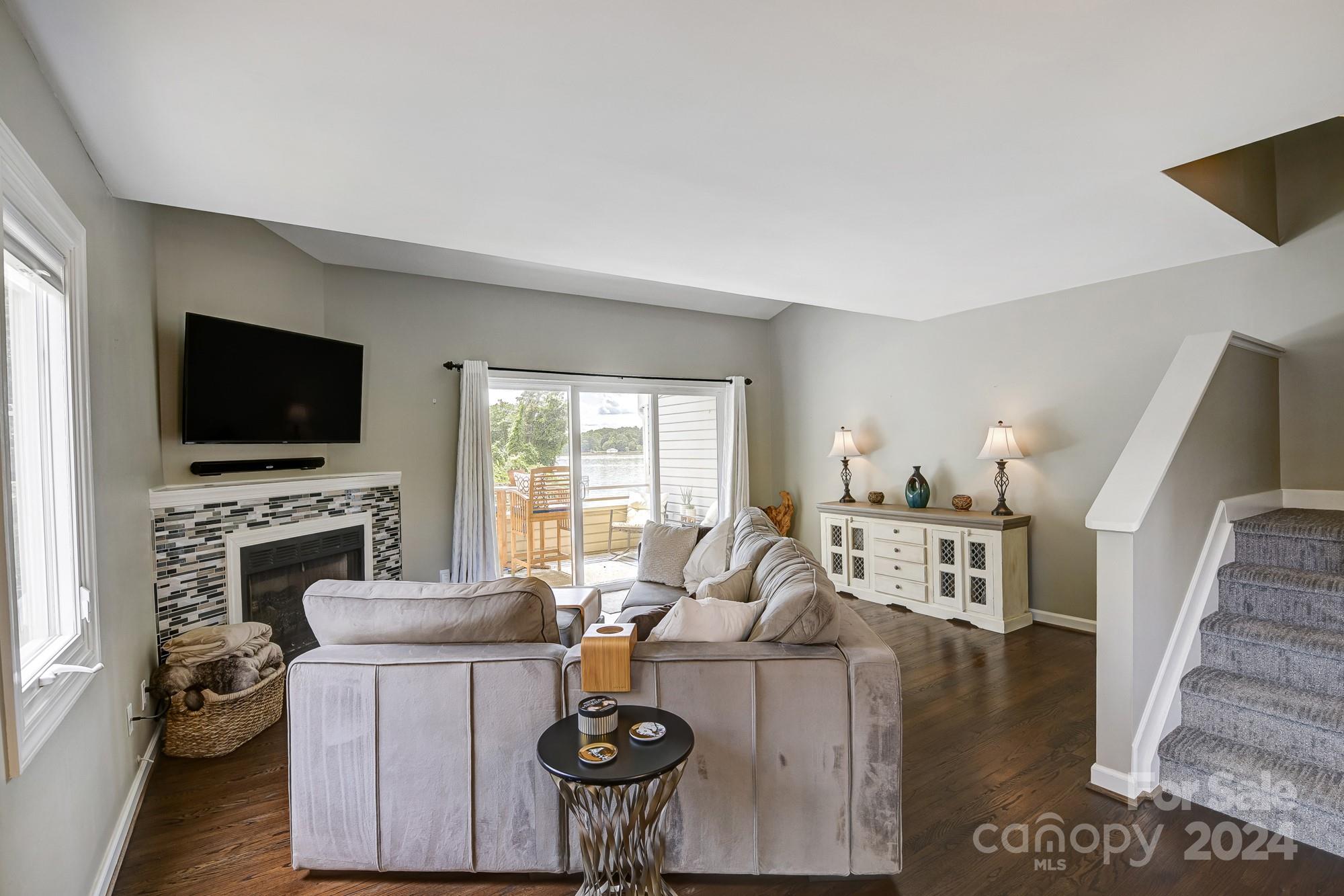 14025 Queens Harbor Road