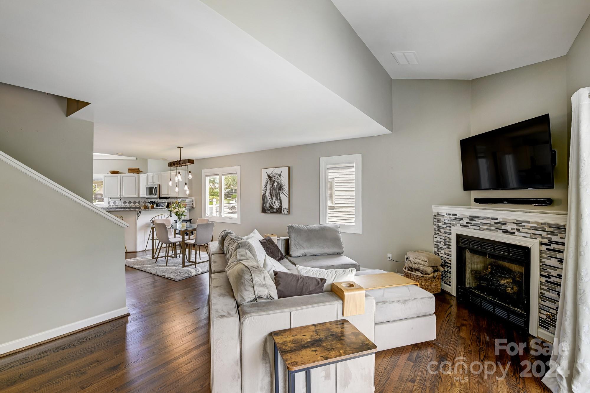 14025 Queens Harbor Road