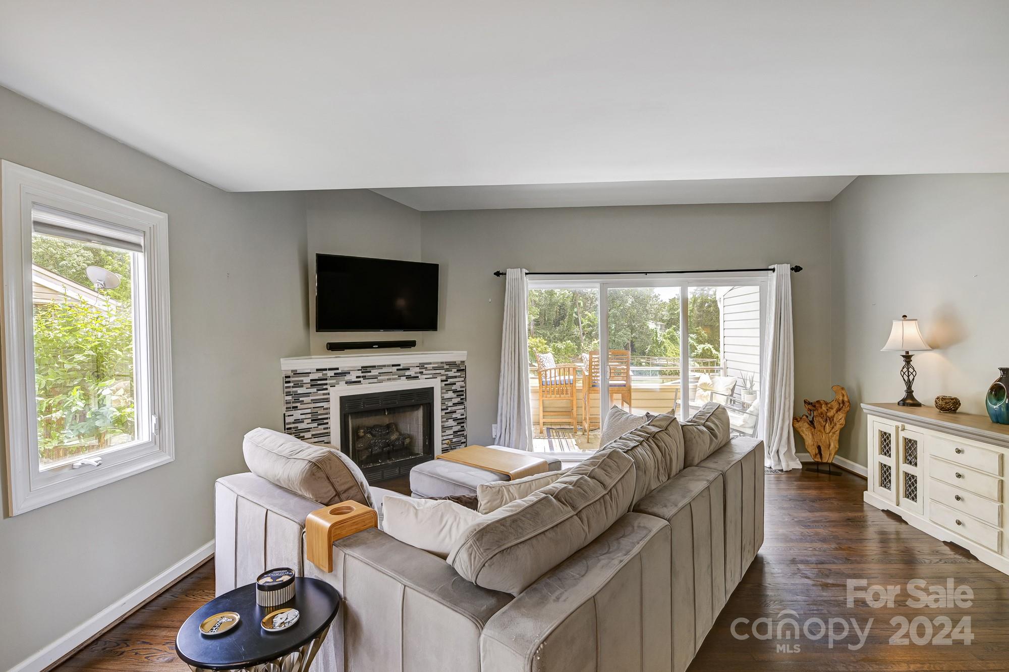 14025 Queens Harbor Road