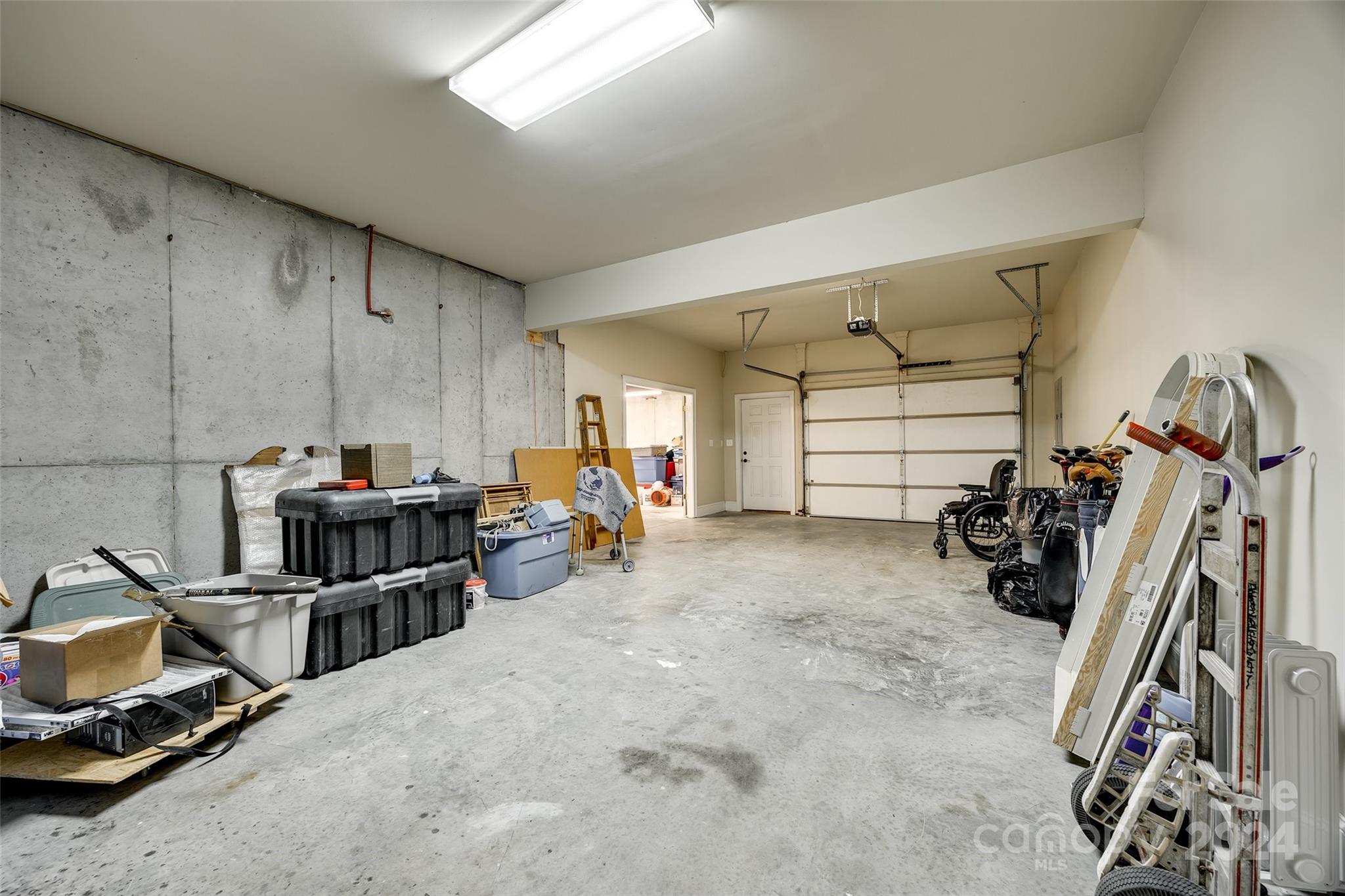 2218 Pinion Point