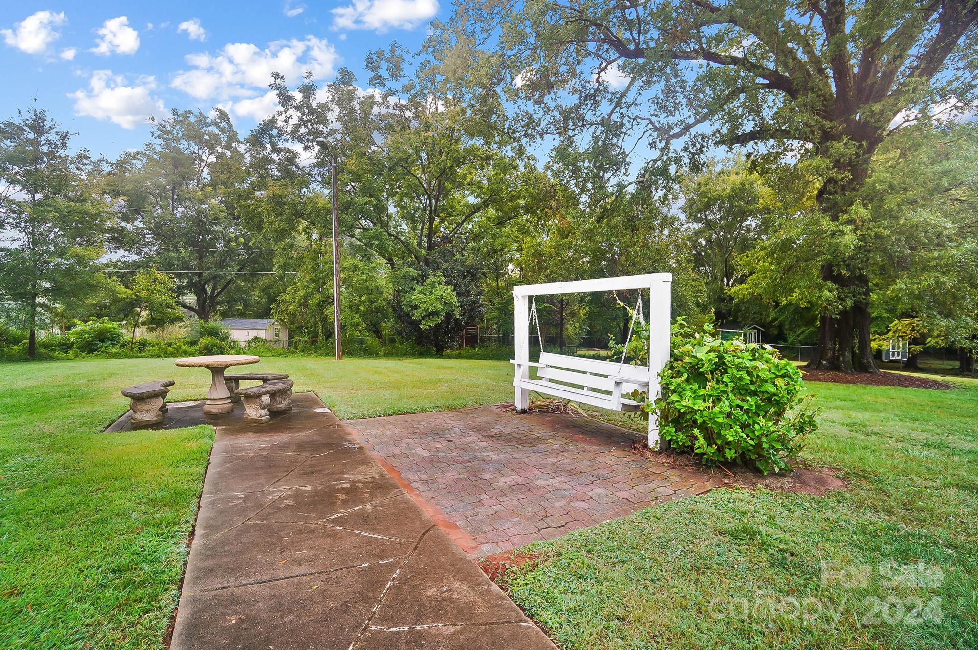107 Ridge Avenue