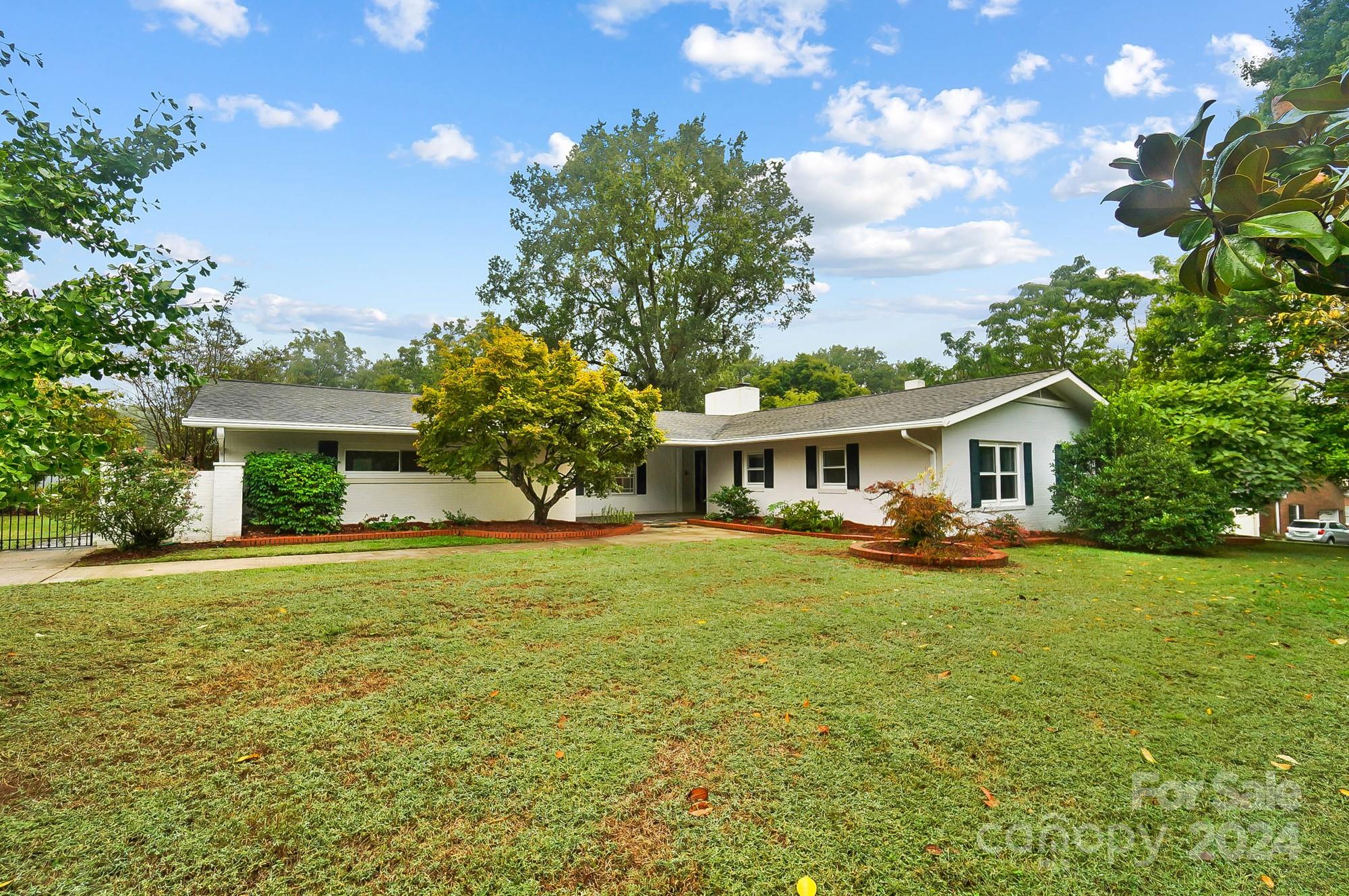 107 Ridge Avenue