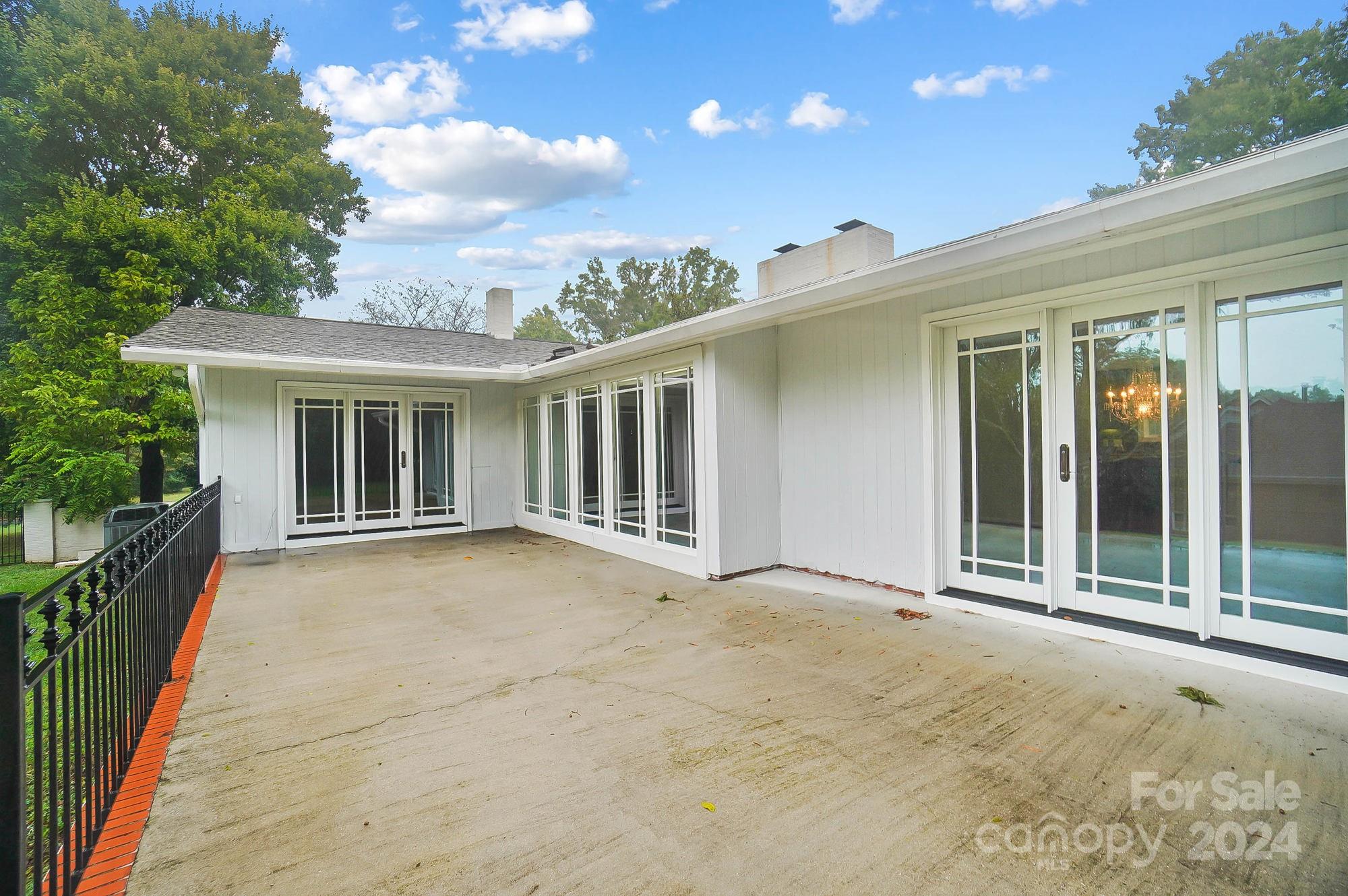 107 Ridge Avenue
