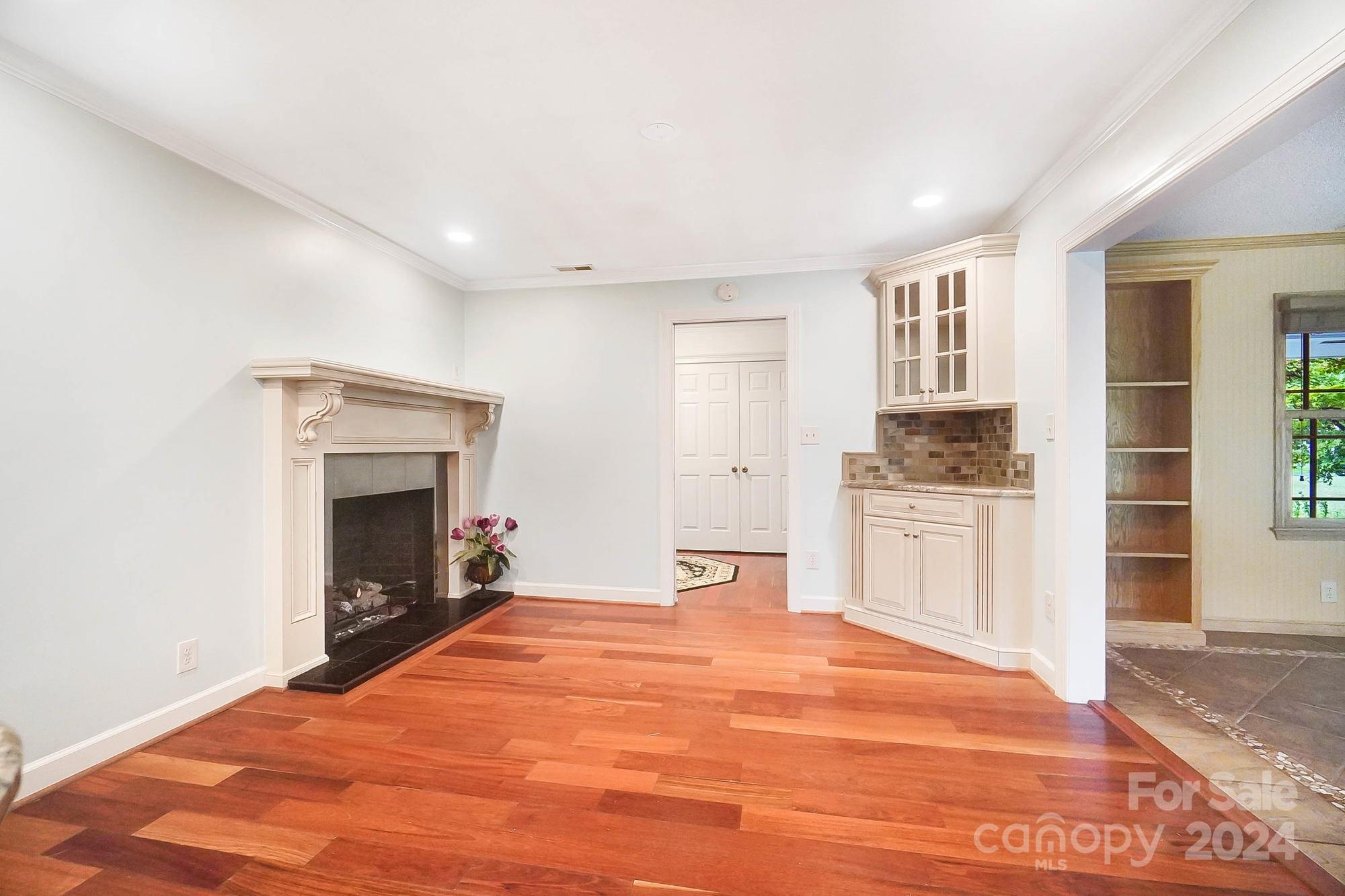 107 Ridge Avenue