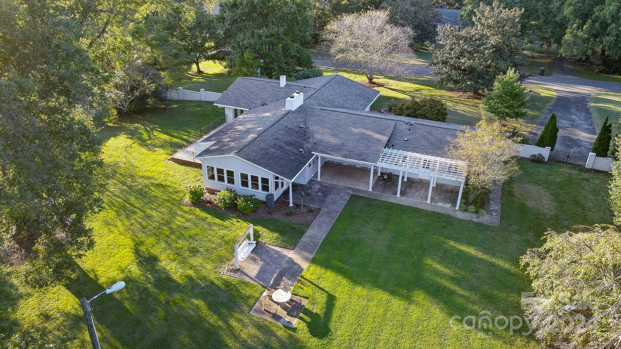 107 Ridge Avenue
