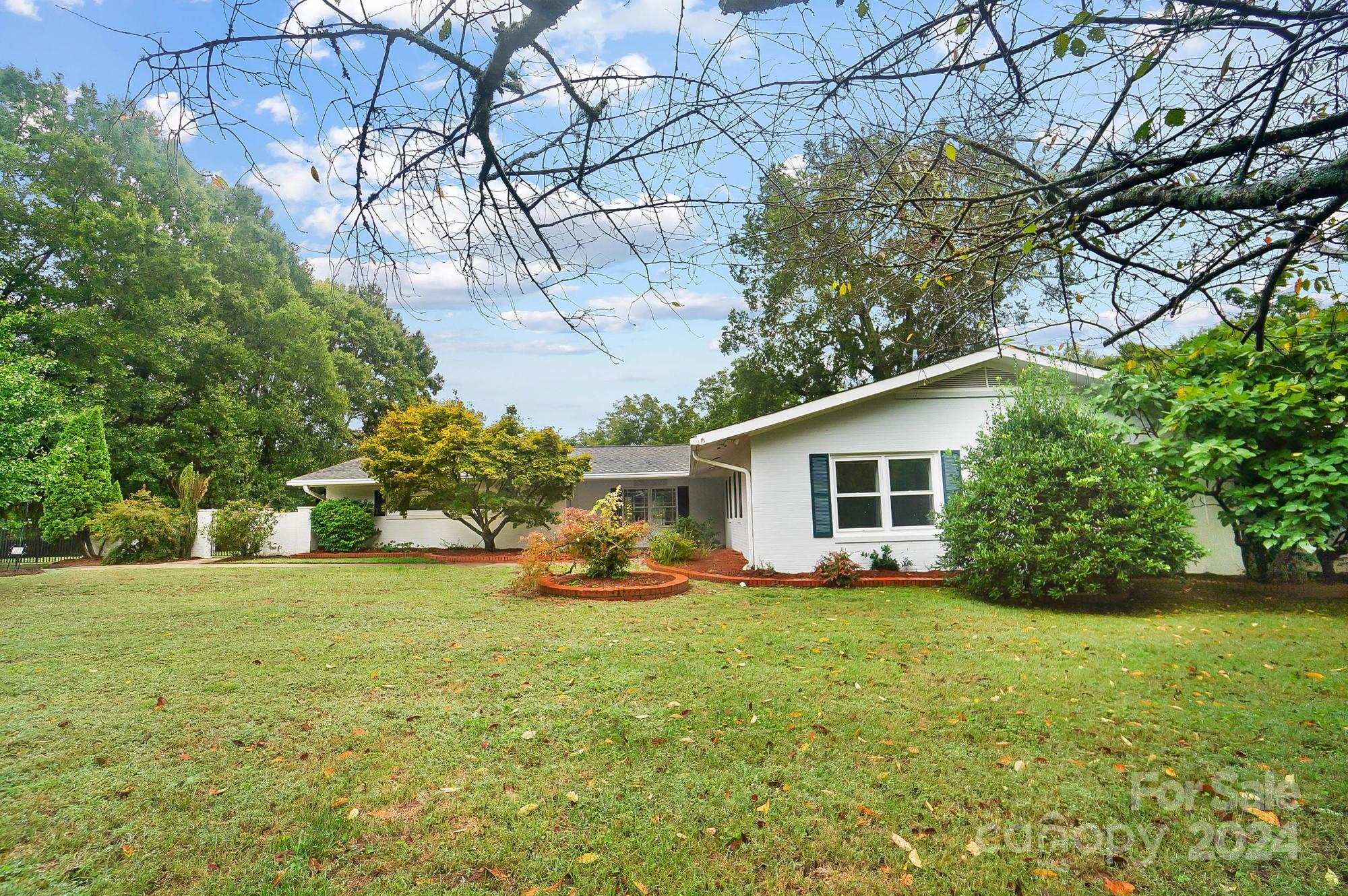 107 Ridge Avenue