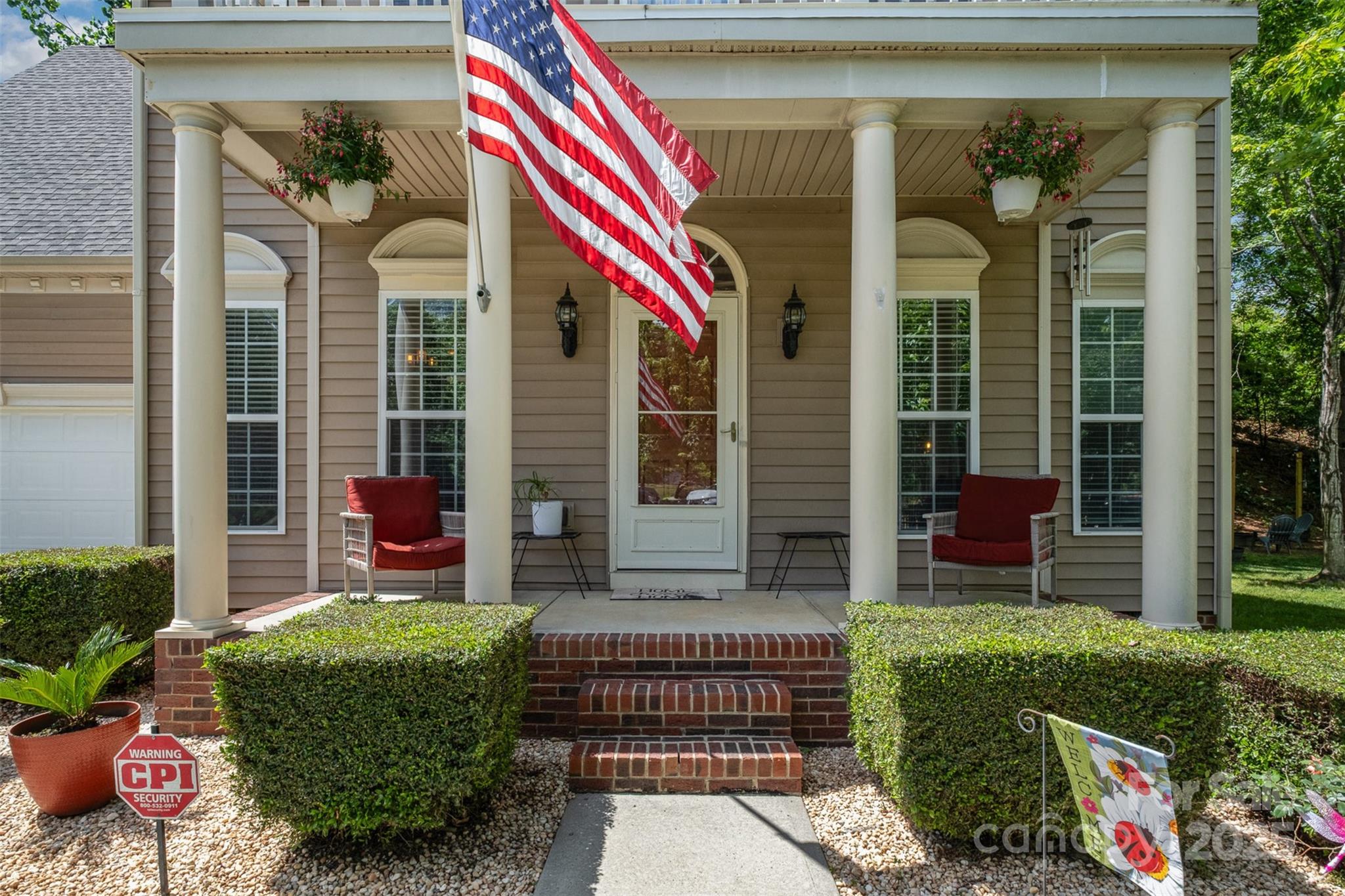 812 Thornapple Court