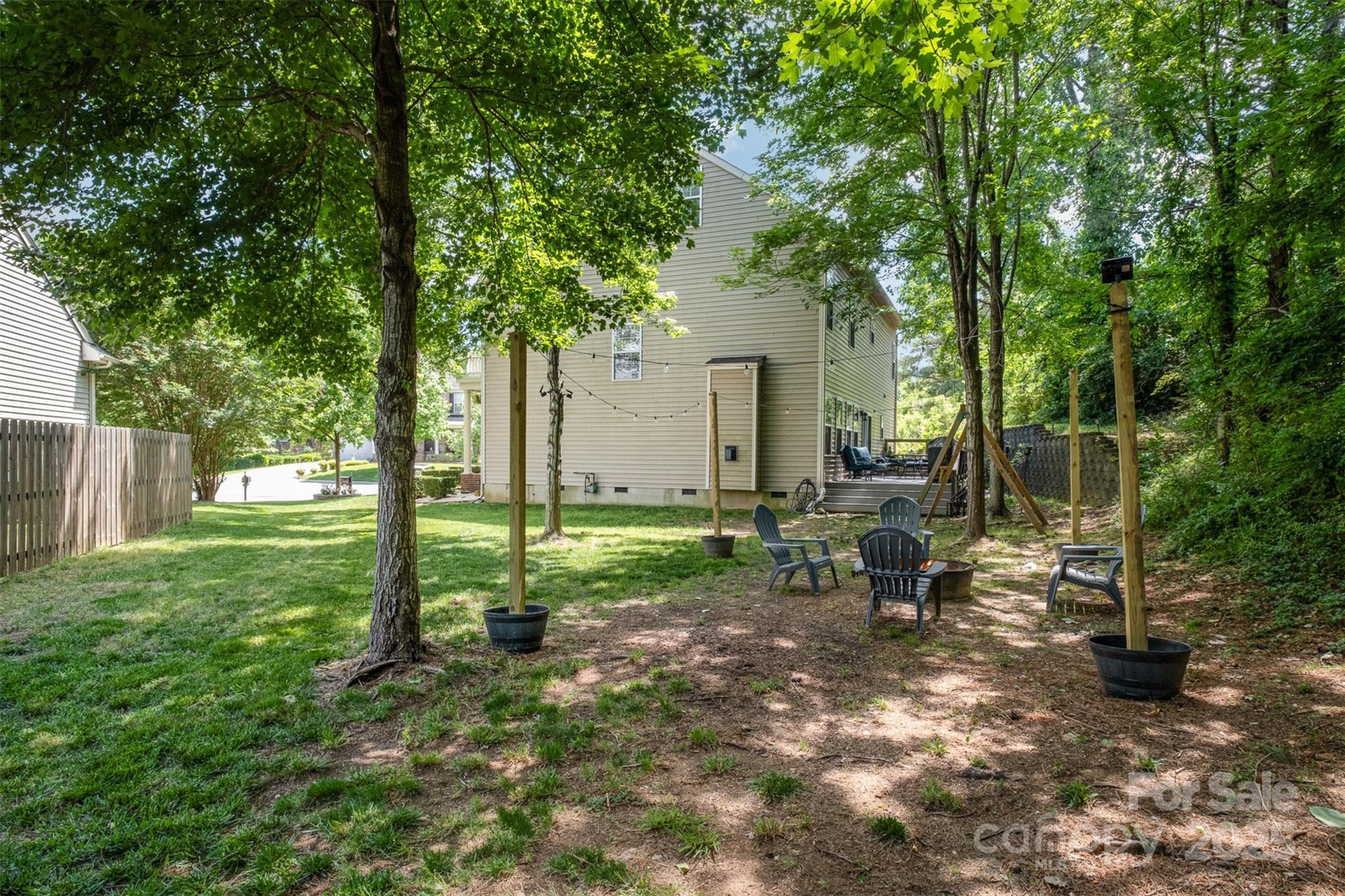 812 Thornapple Court