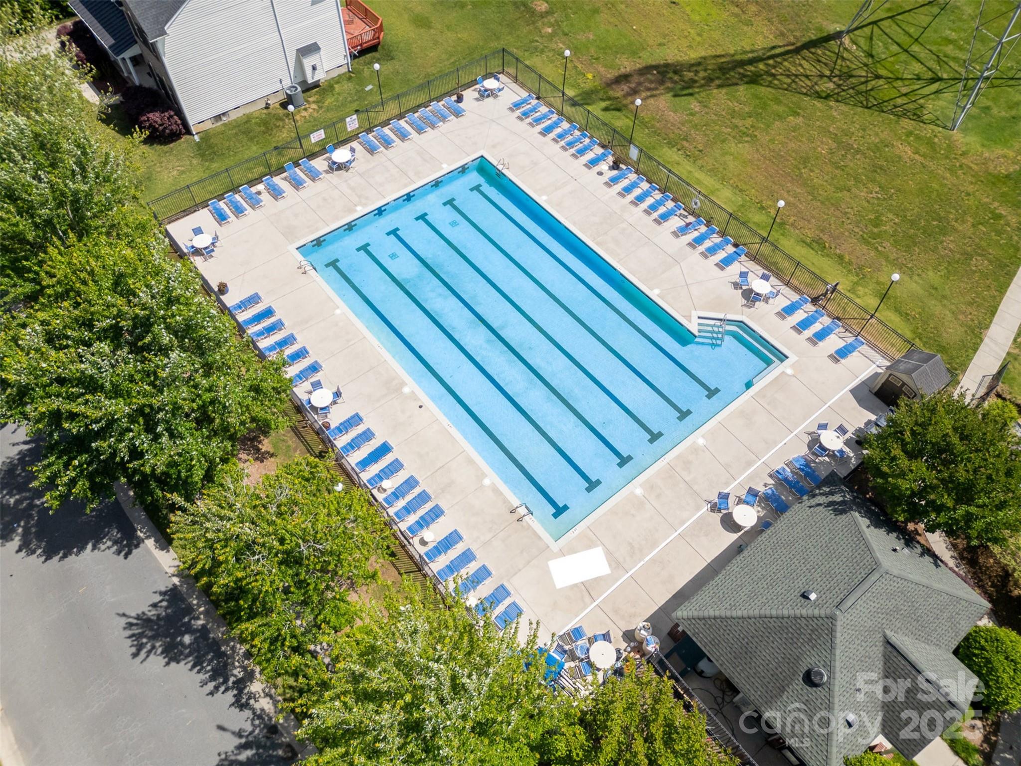 812 Thornapple Court