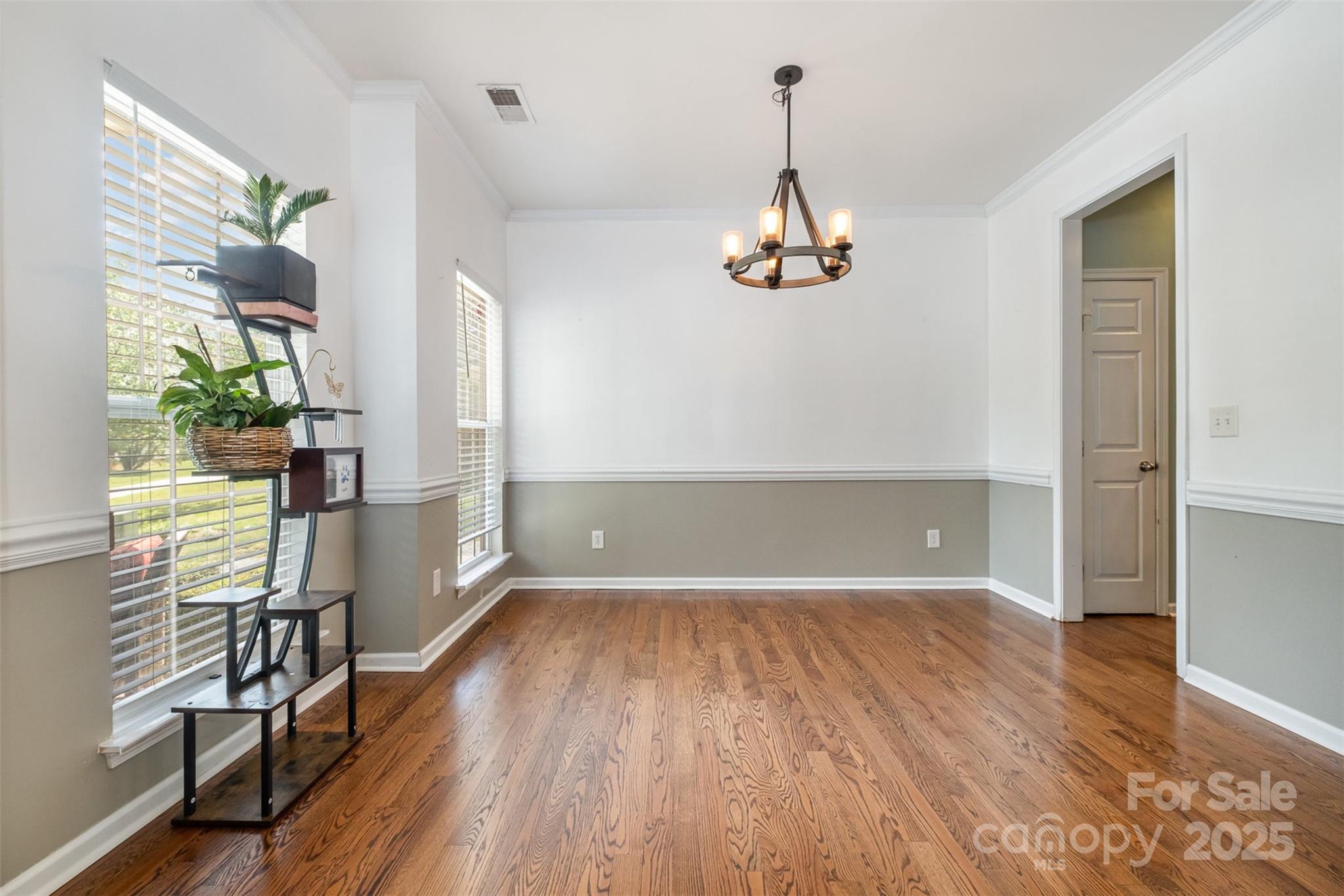 812 Thornapple Court