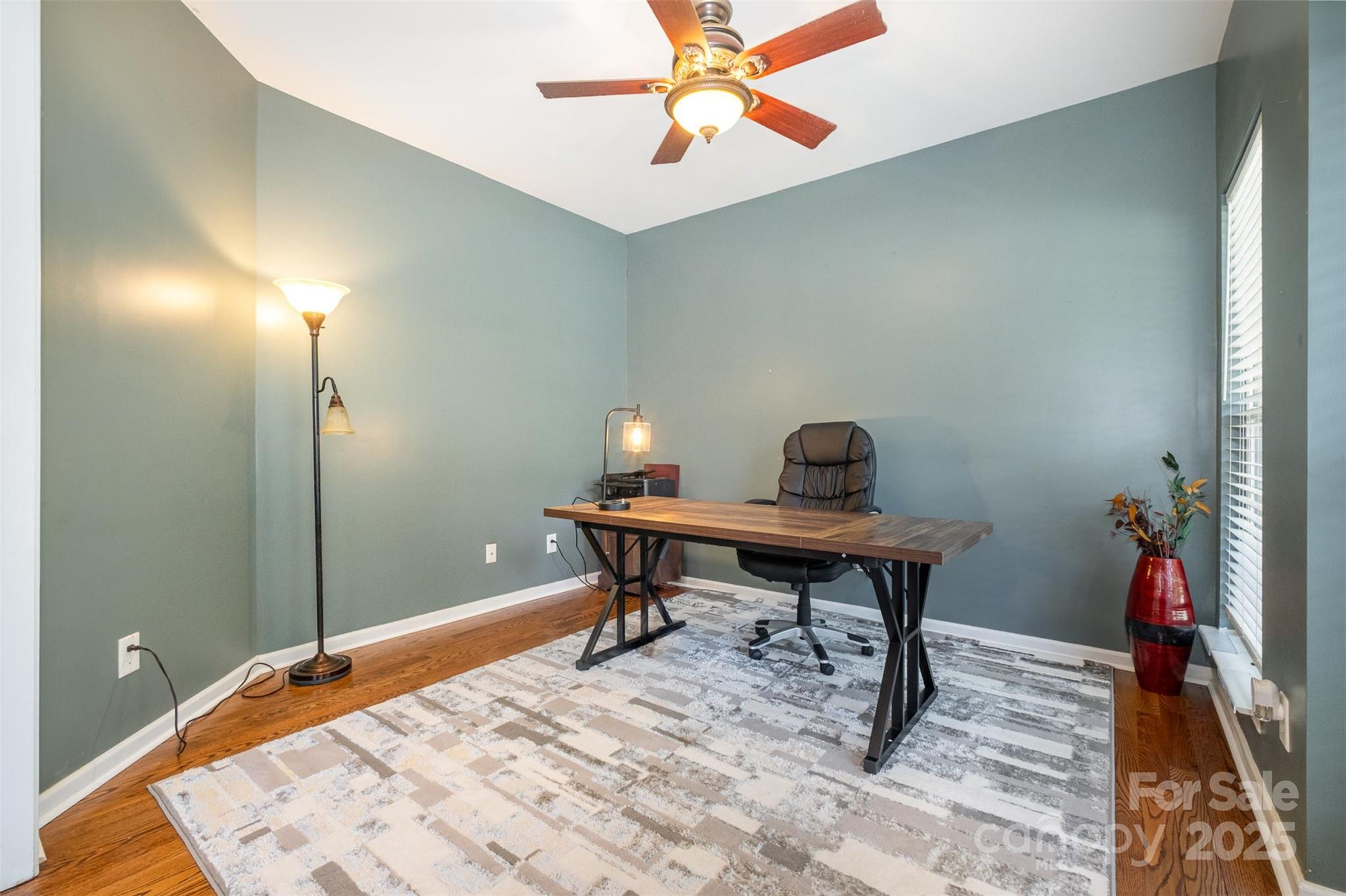 812 Thornapple Court
