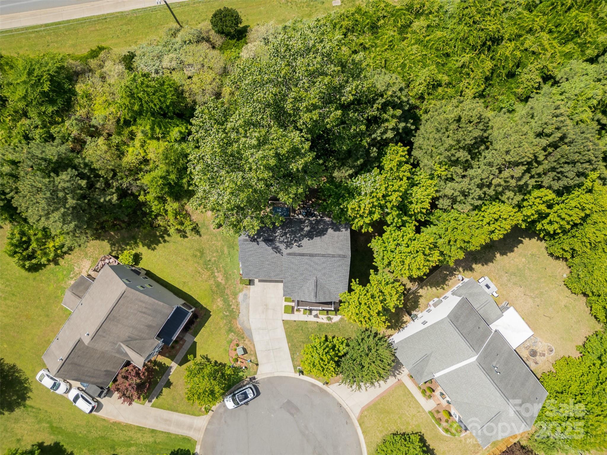 812 Thornapple Court