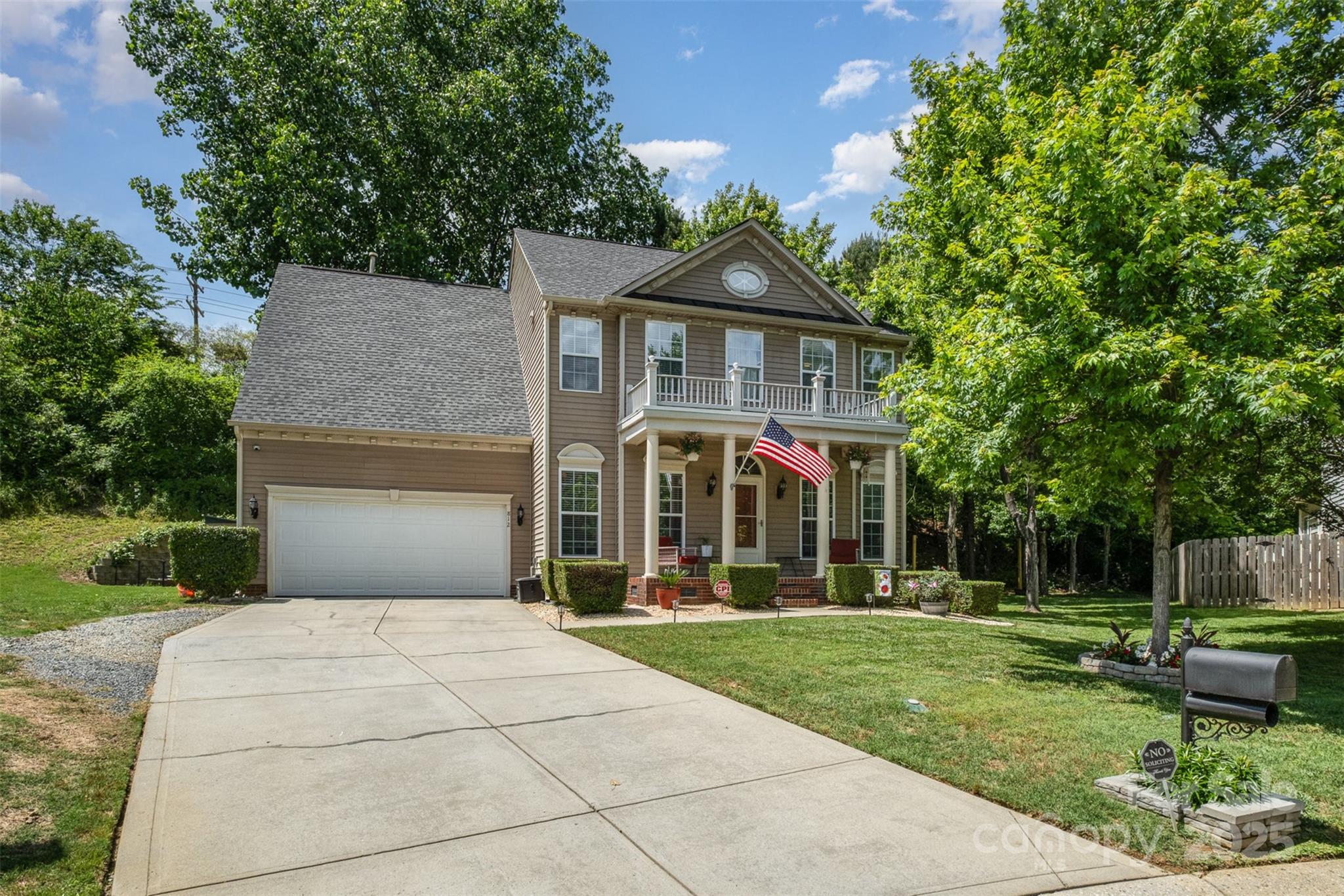 812 Thornapple Court